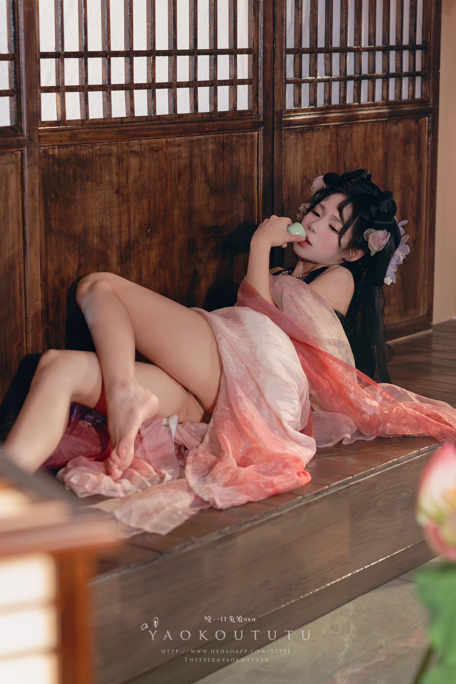 咬一口兔娘 - 游园惊梦