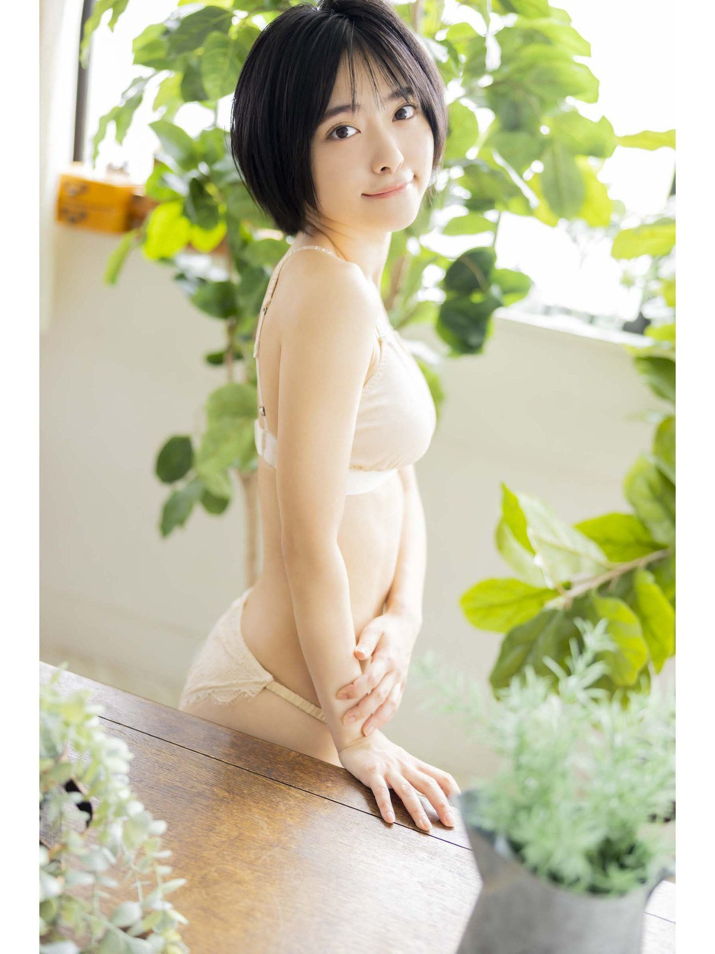 岡田彩夢 デジタル写真集 オトナチュラルの予感 (ヤングキング)