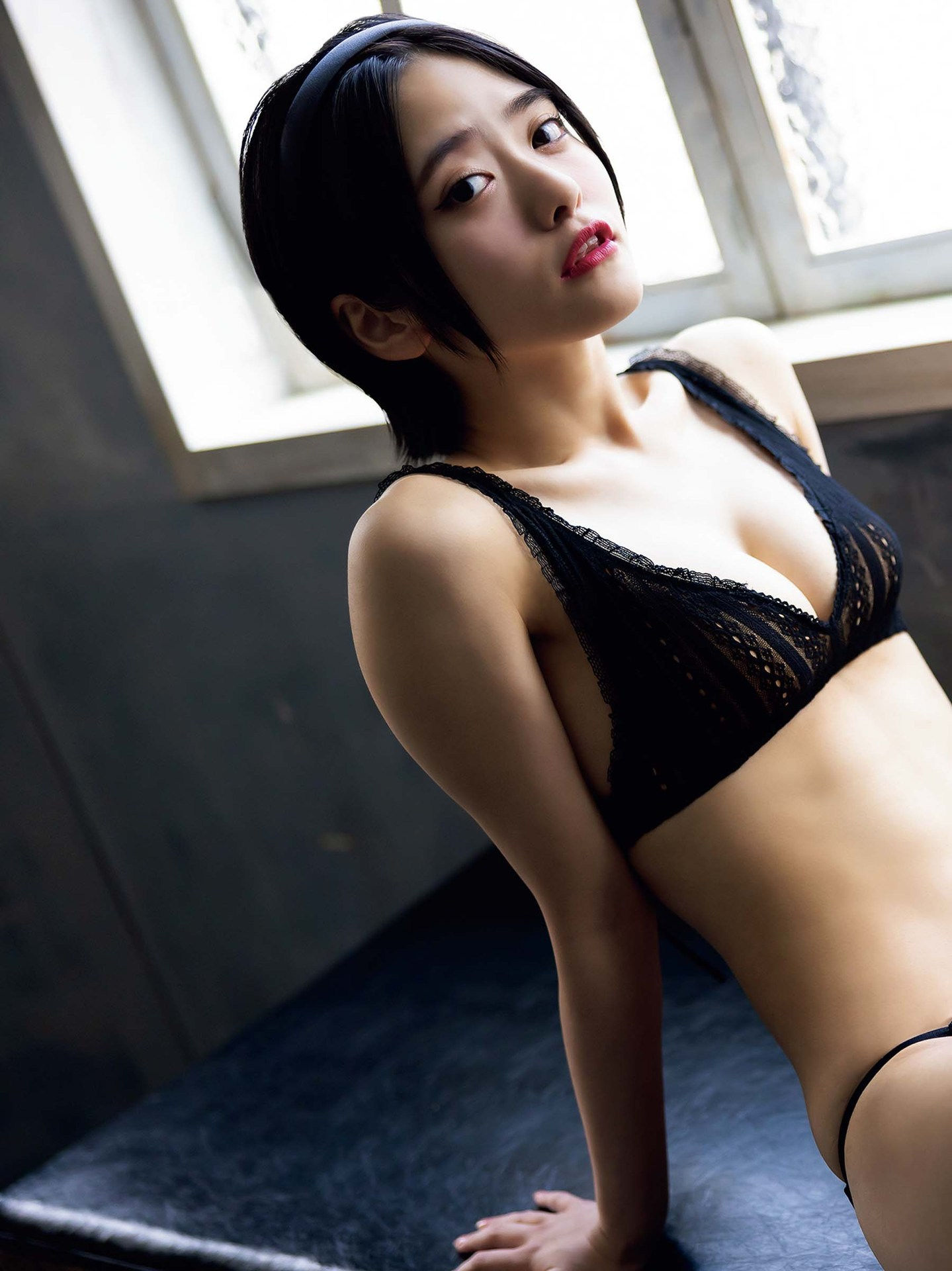 岡田彩夢 デジタル写真集 オトナチュラルの予感 (ヤングキング)