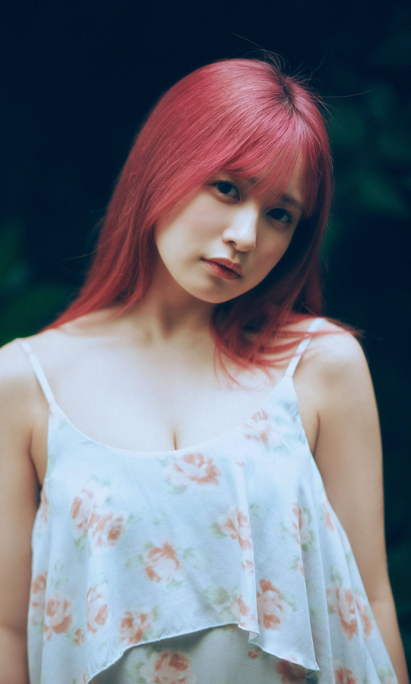 早川渚紗 写真集「梅雨なピンクダーク」