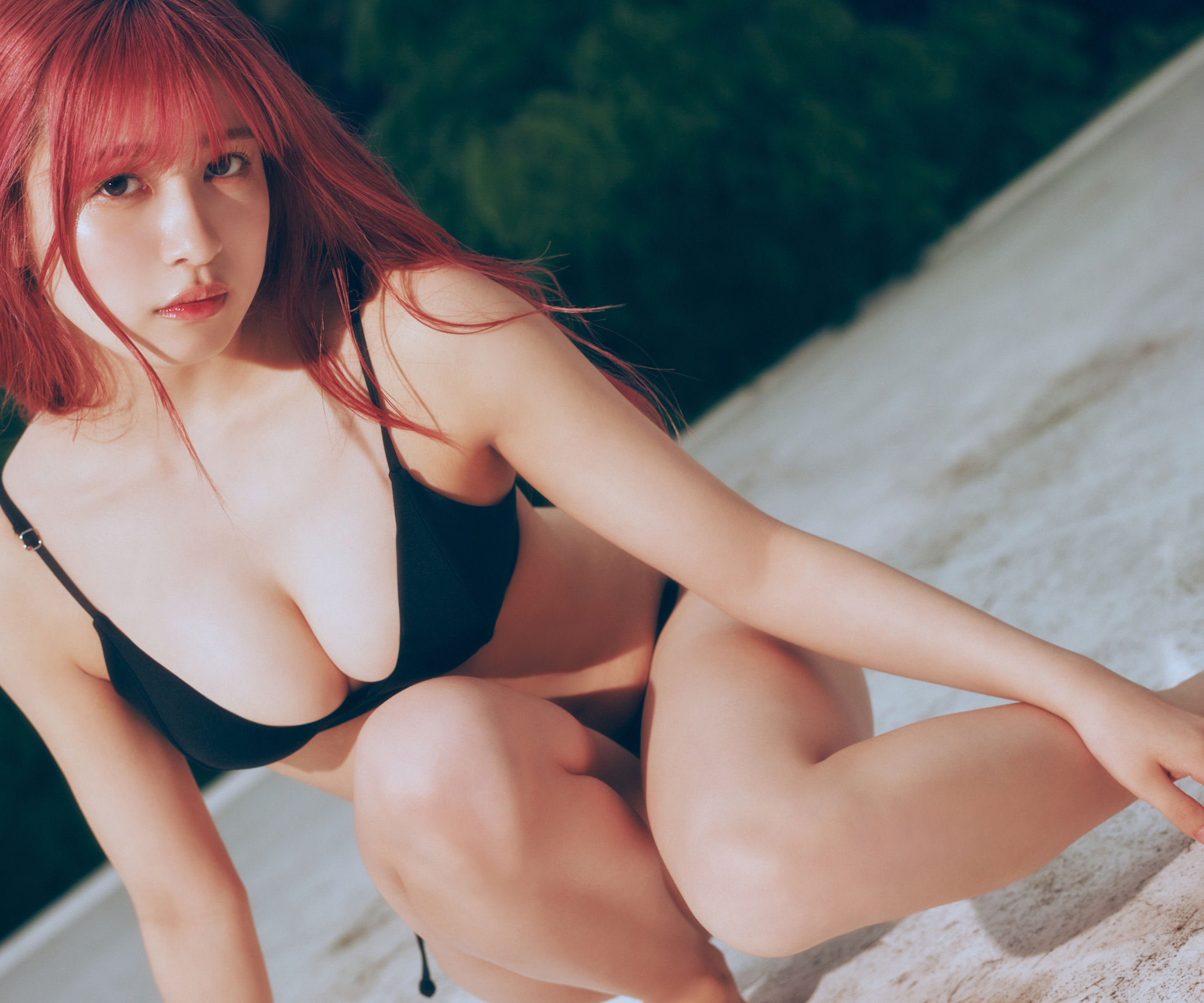 早川渚紗 写真集「梅雨なピンクダーク」