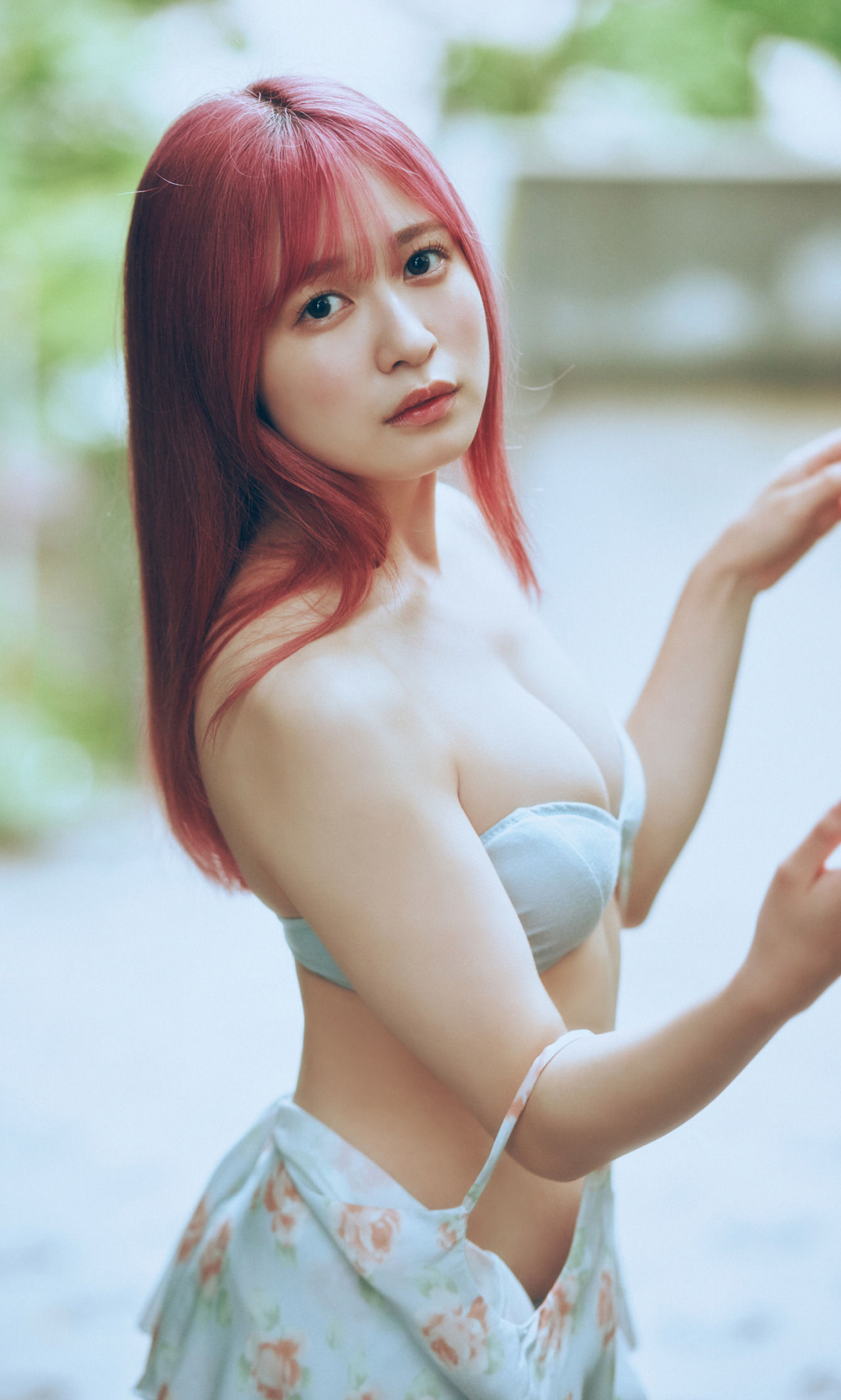 早川渚紗 写真集「梅雨なピンクダーク」