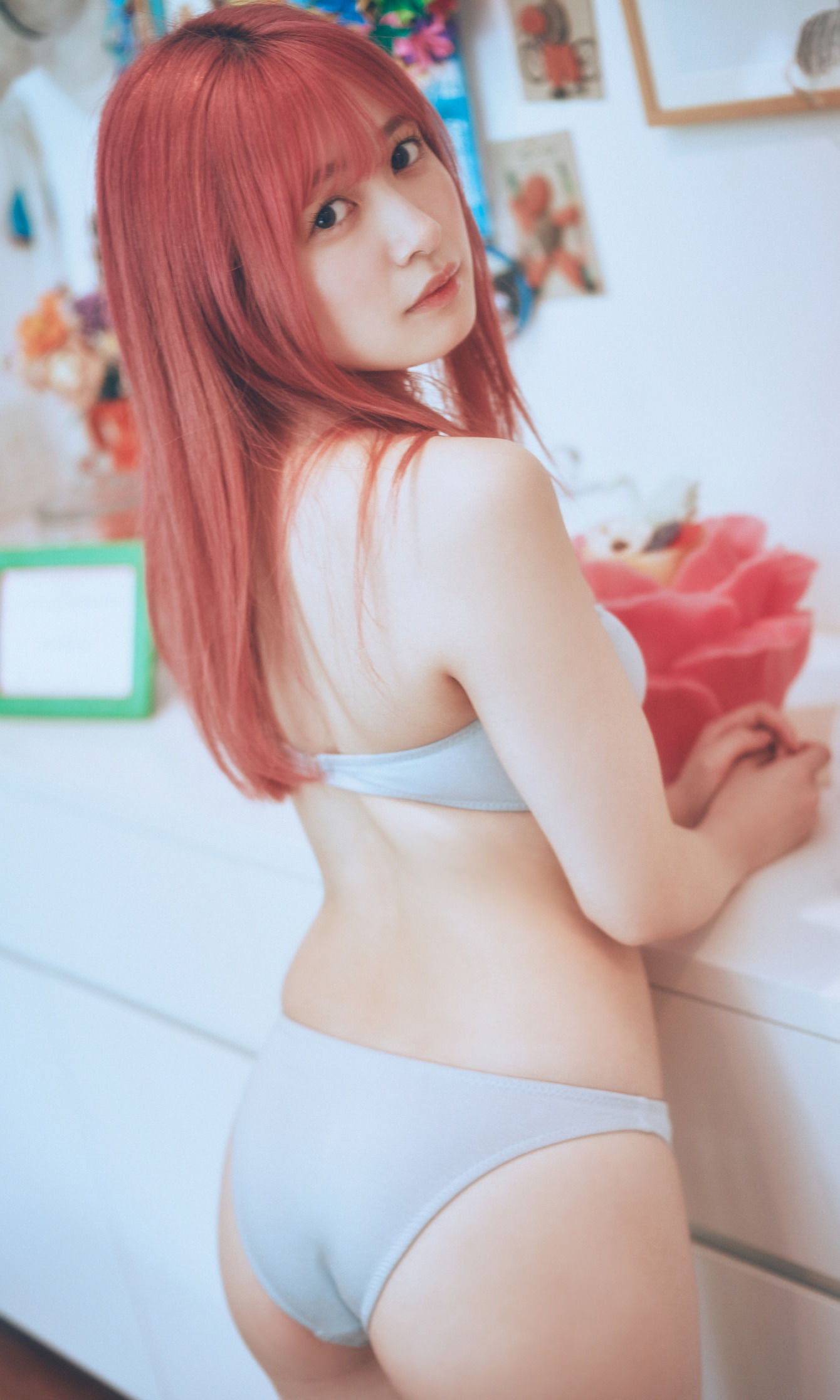 早川渚紗 写真集「梅雨なピンクダーク」