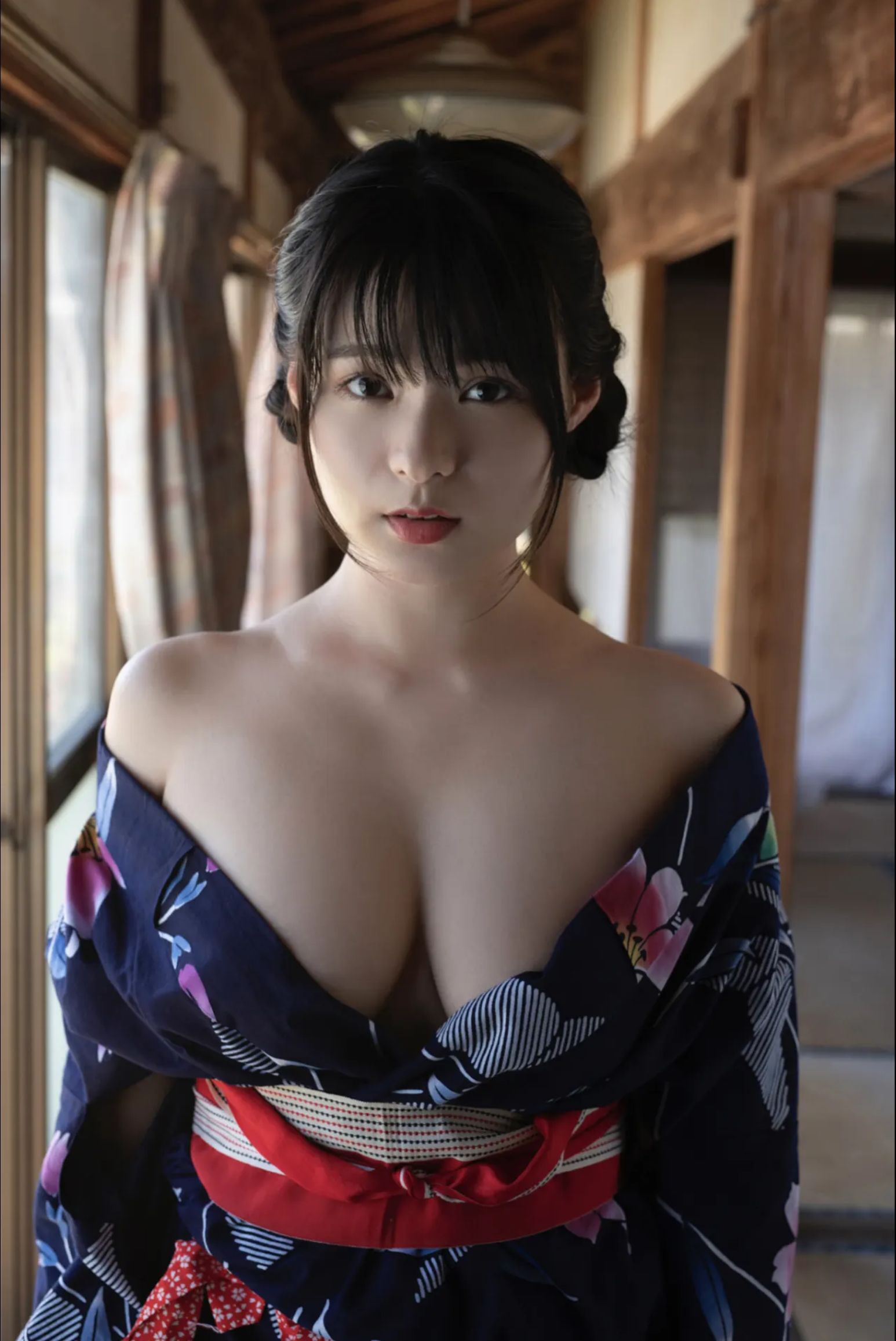 星名美津紀 浴衣を脱いで