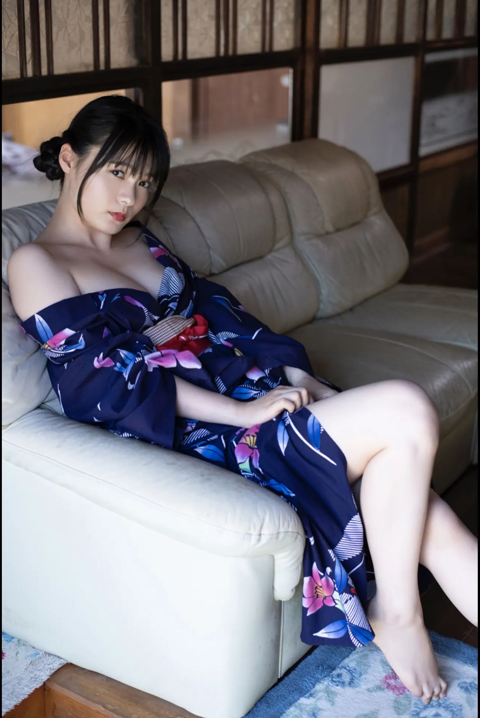 星名美津紀 浴衣を脱いで