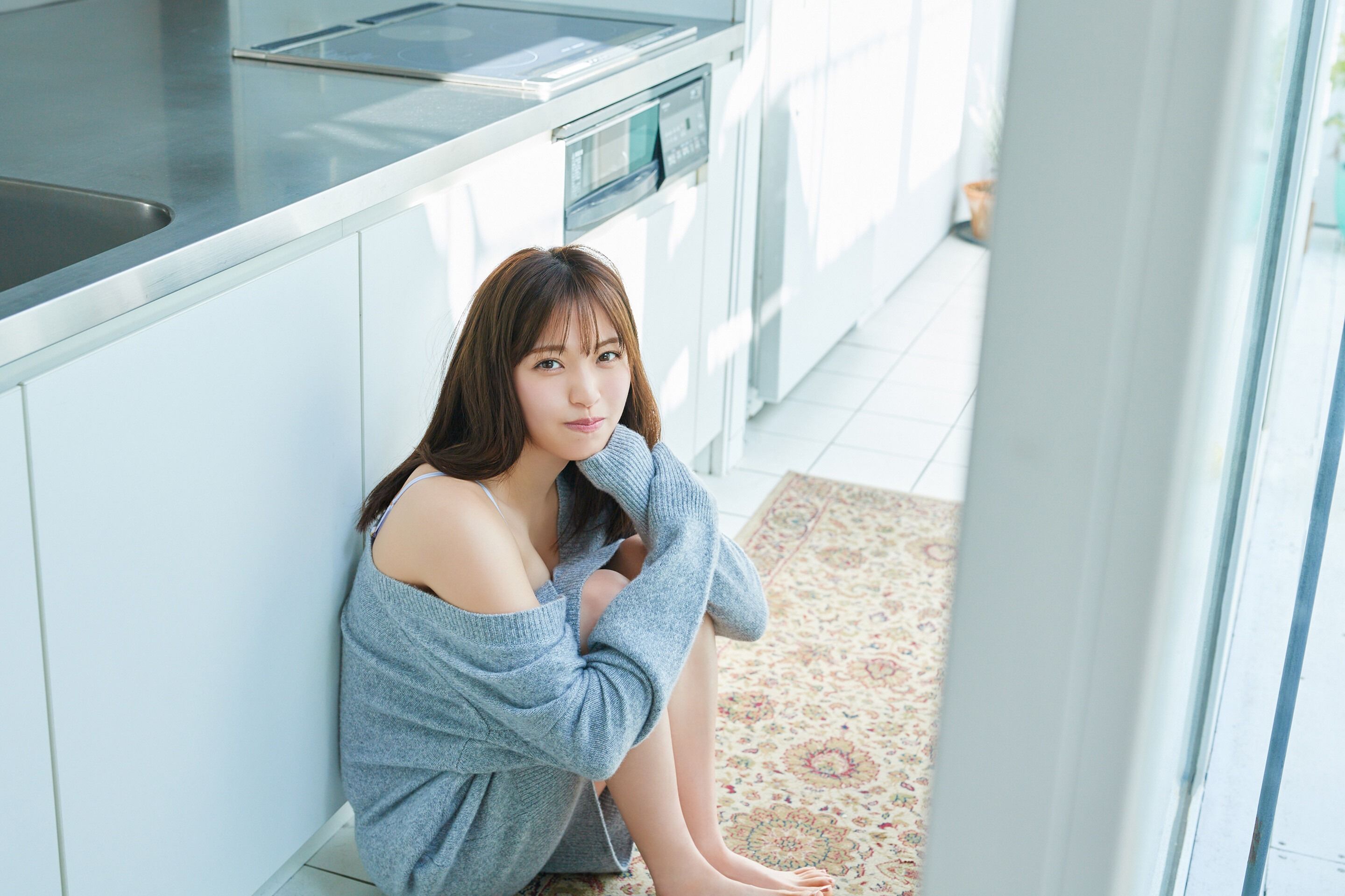 村島未悠 潮風に誘われて