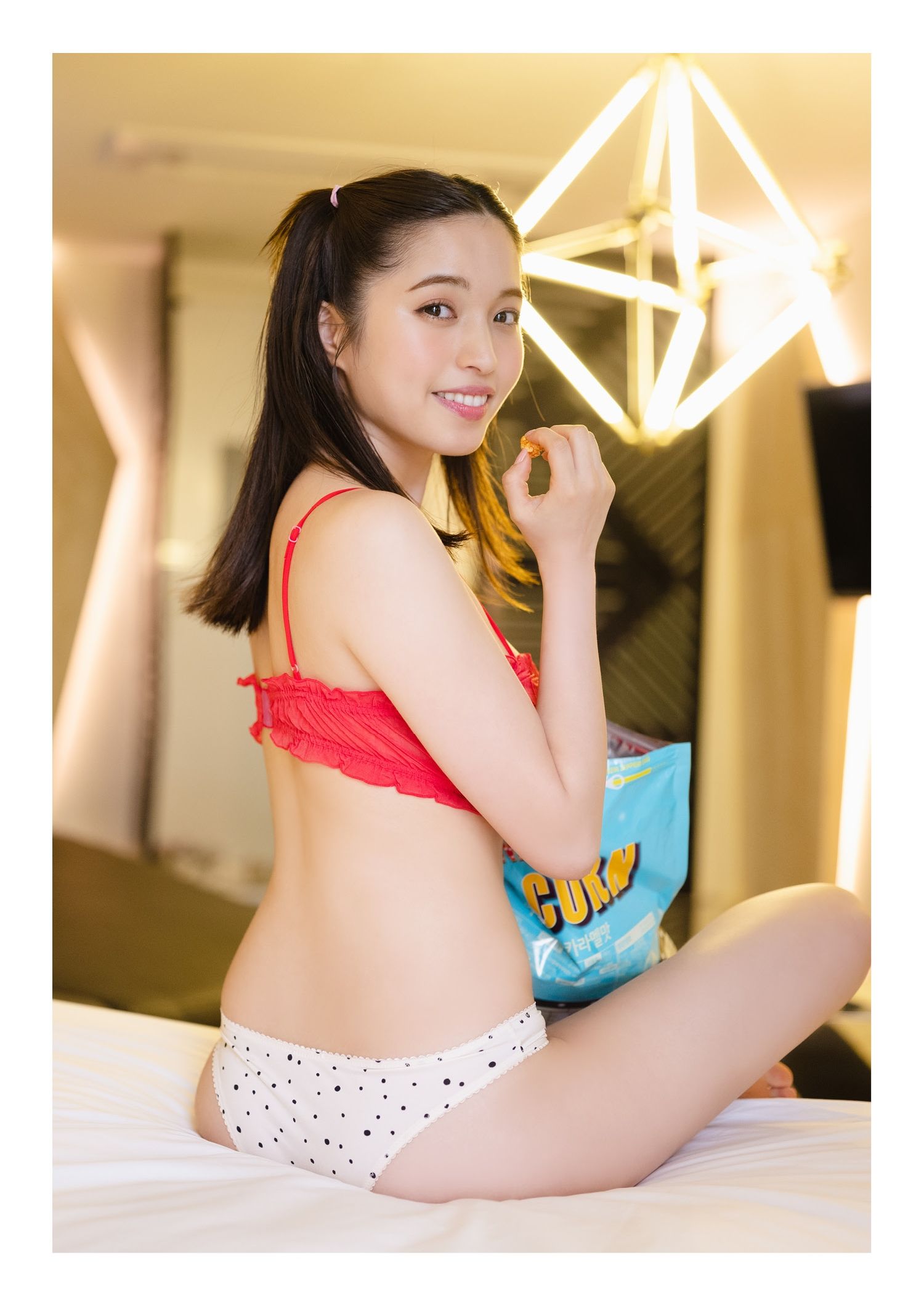 村島未悠 写真集「むらみゆ、念願の韓国に行ってきましたっっ」