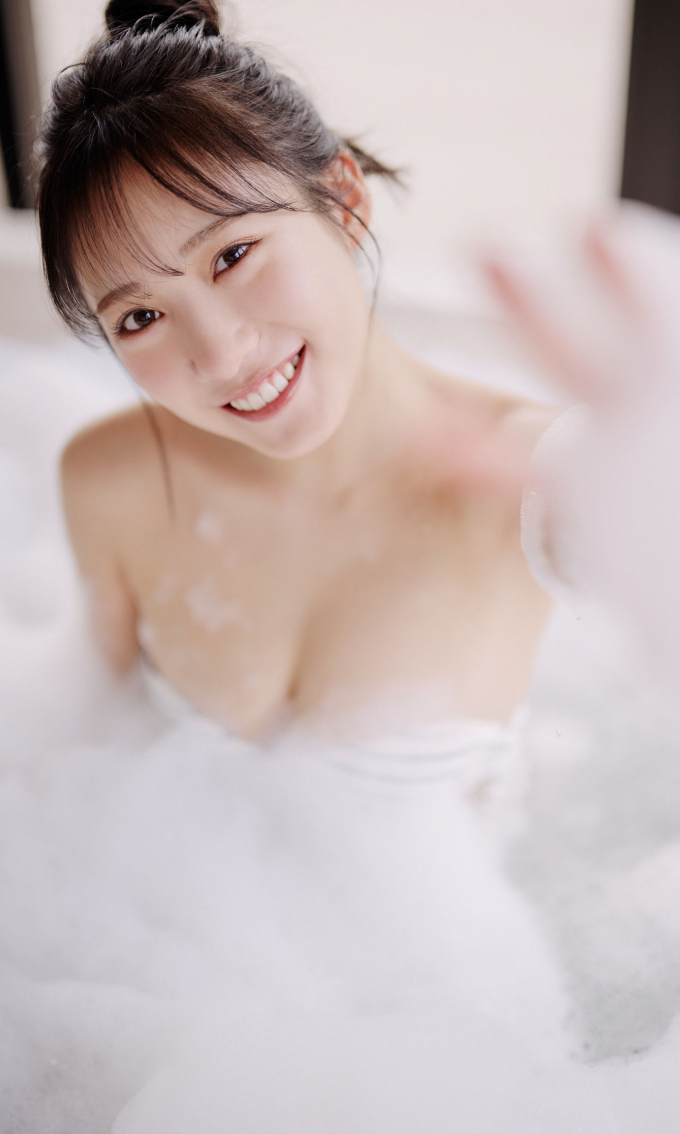 横野すみれ 写真集「海のステージ」
