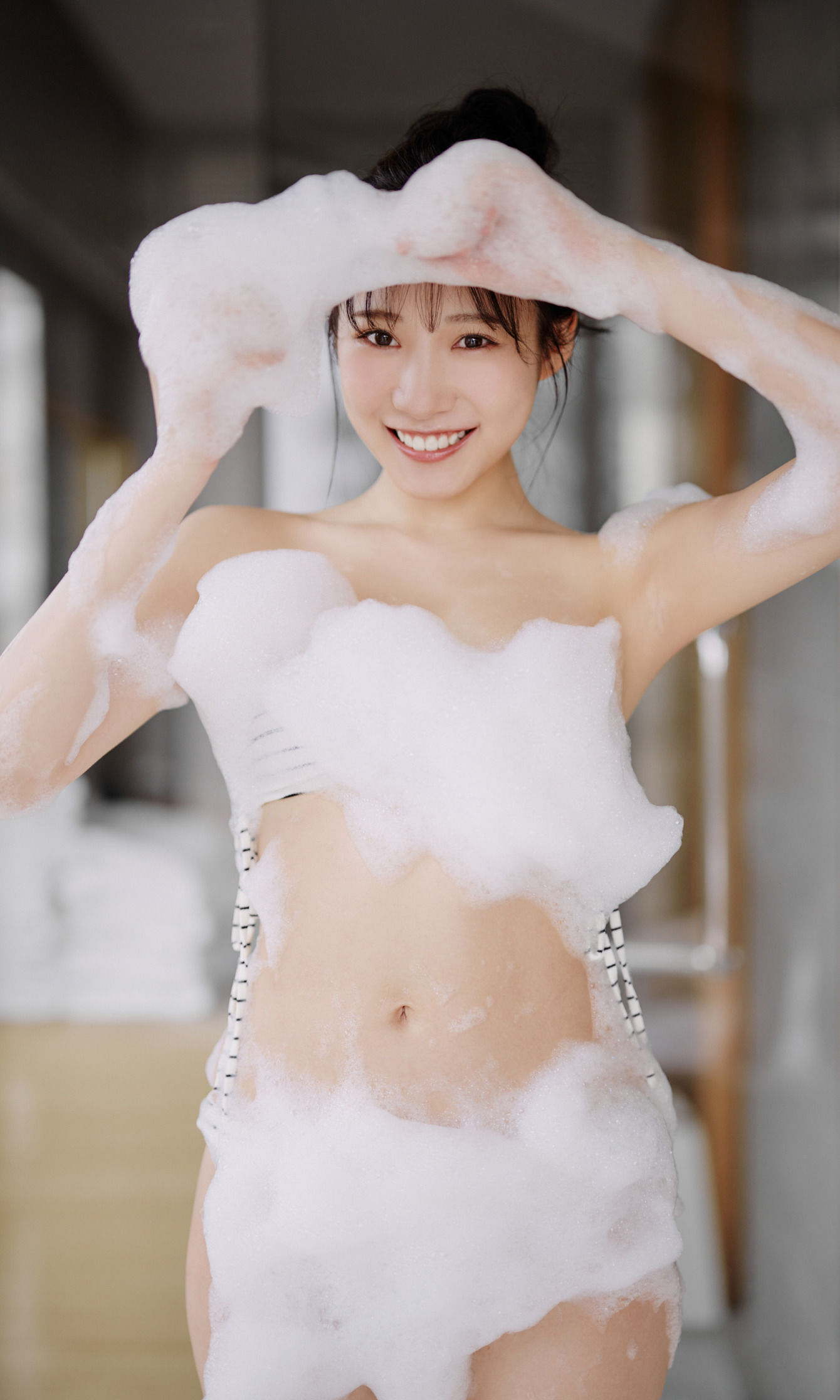横野すみれ 写真集「海のステージ」