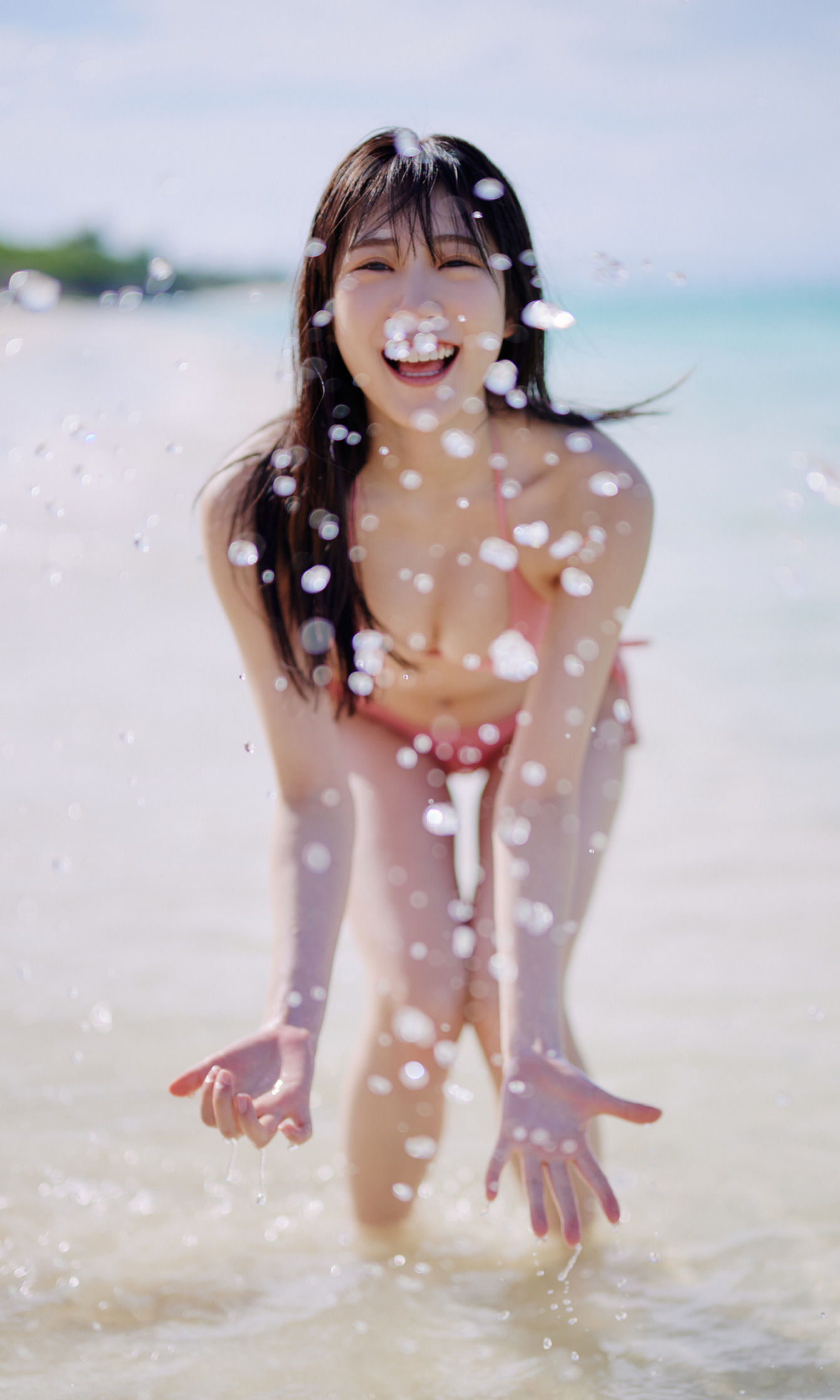 横野すみれ 写真集「海のステージ」