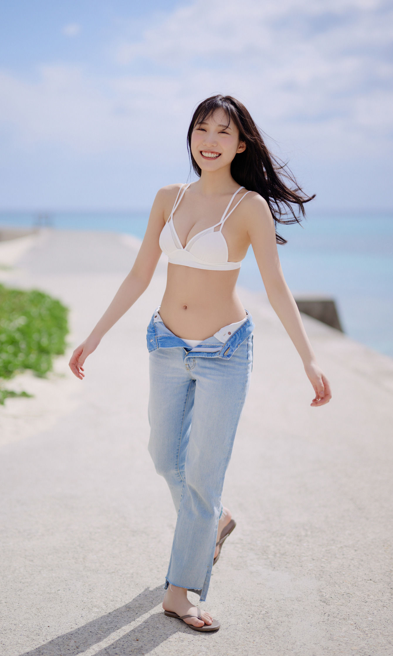 横野すみれ 写真集「海のステージ」