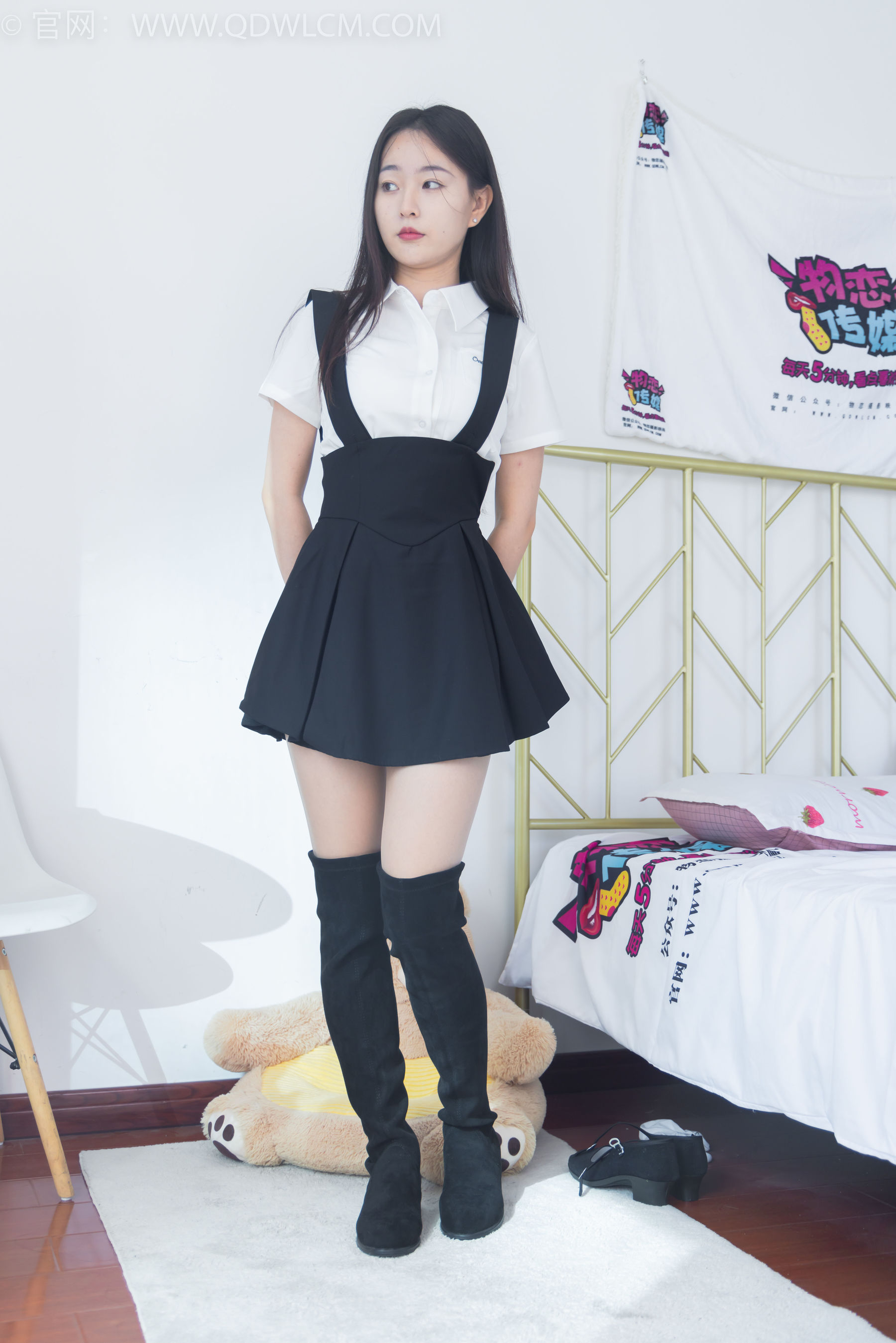 物恋传媒 No.1671 美兔 - 办公的一天
