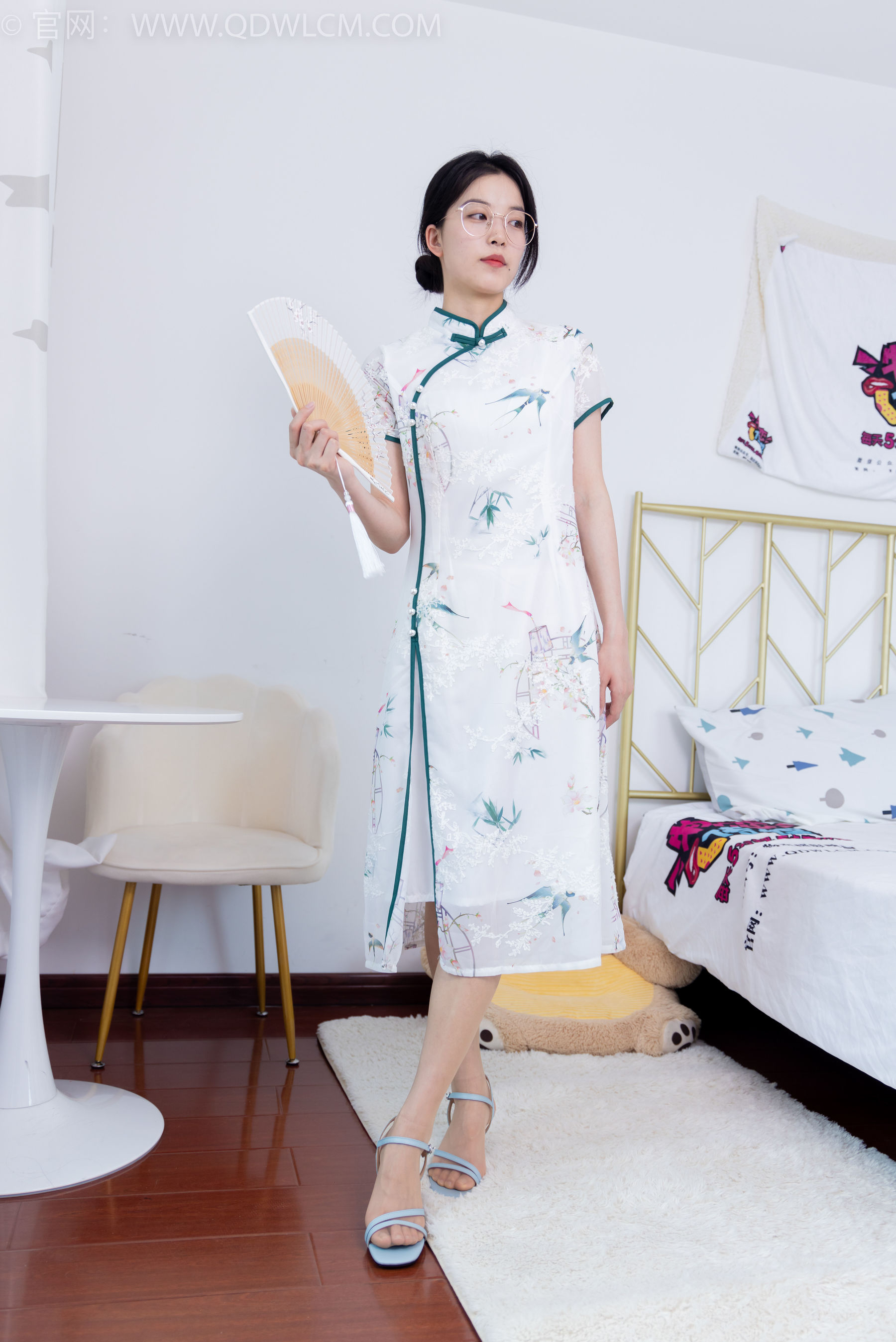 物恋传媒 No.1678 茯苓 - 黄昏里渐暗