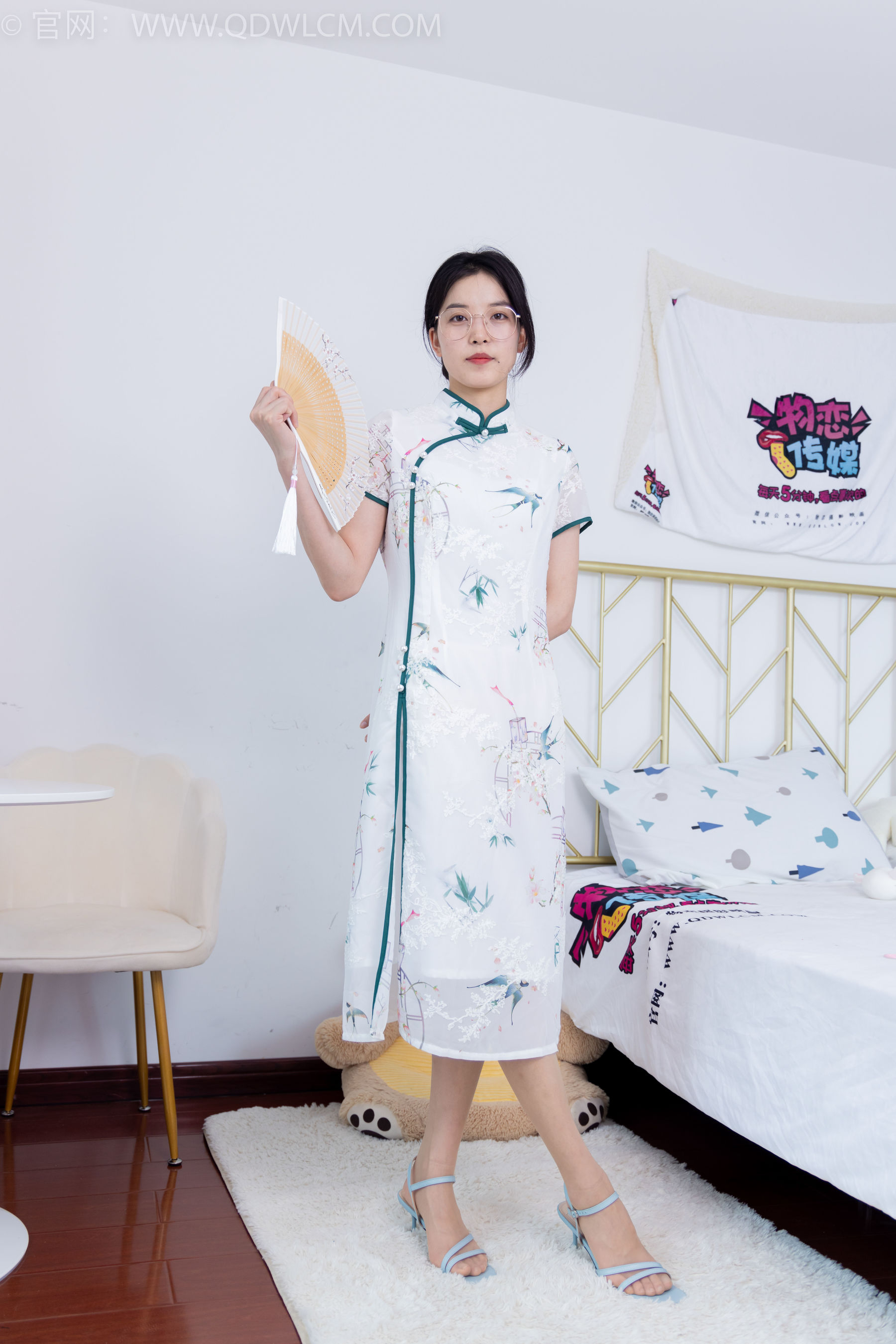 物恋传媒 No.1678 茯苓 - 黄昏里渐暗