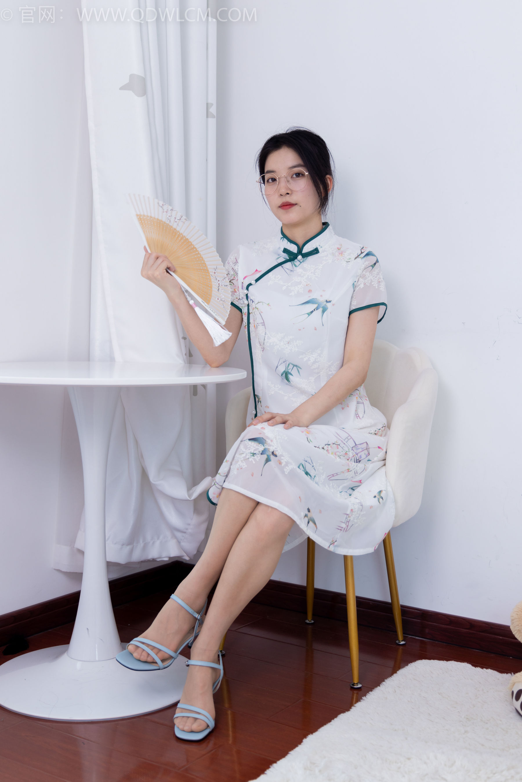 物恋传媒 No.1678 茯苓 - 黄昏里渐暗