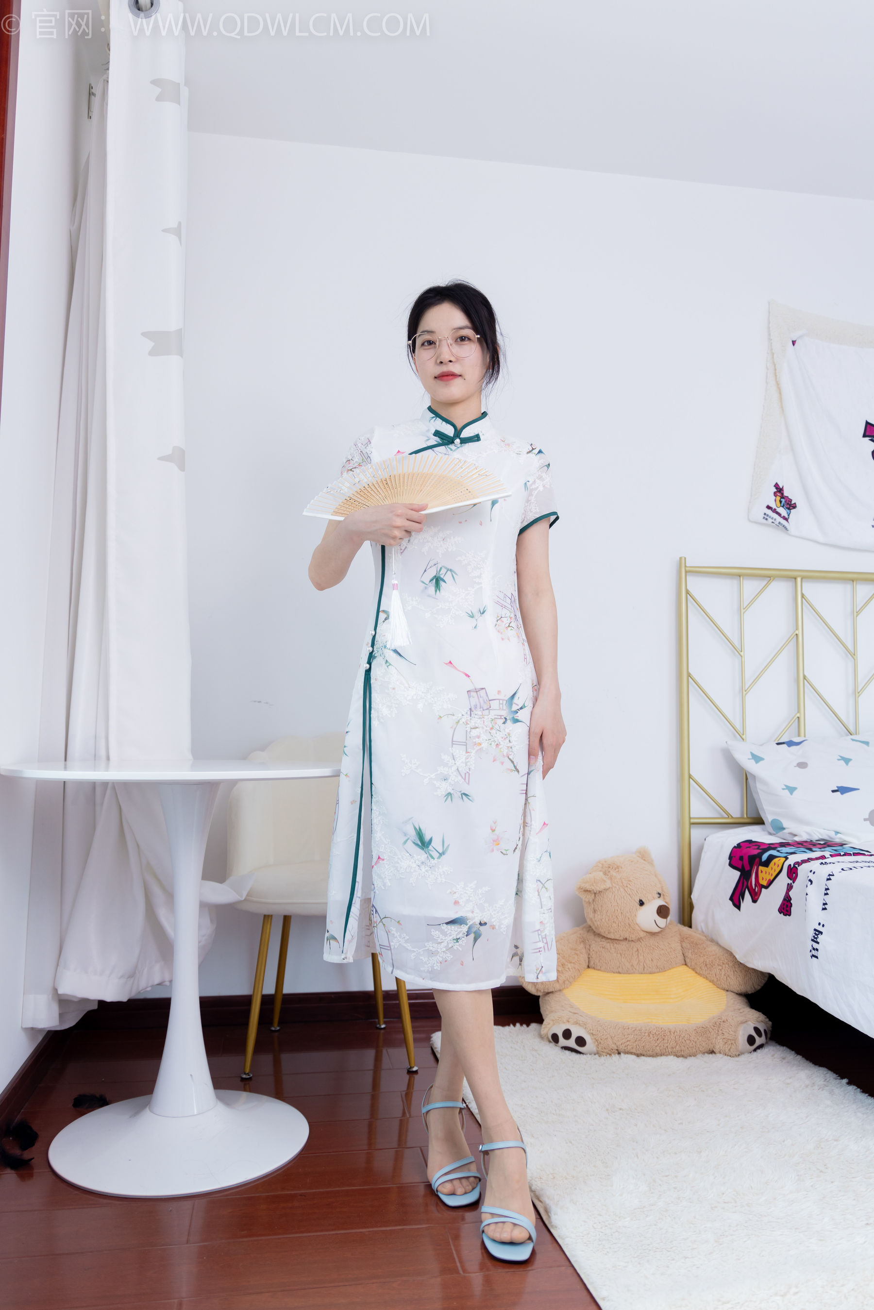 物恋传媒 No.1678 茯苓 - 黄昏里渐暗