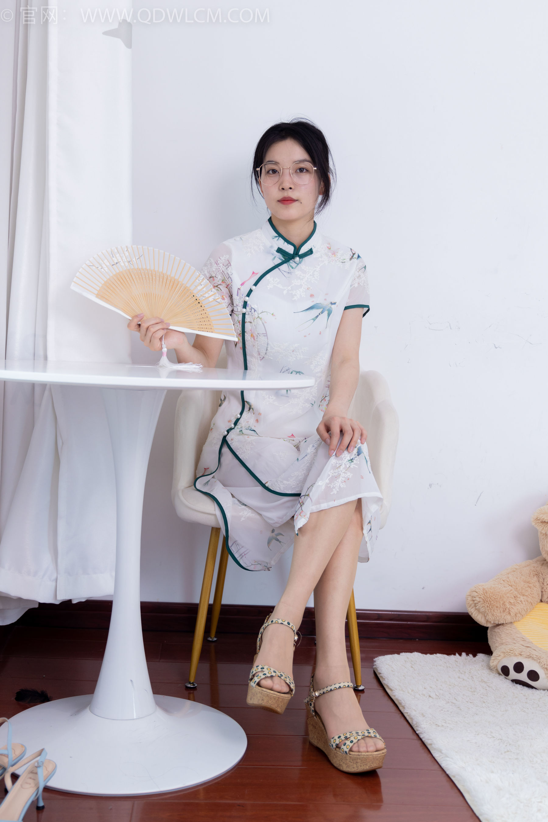 物恋传媒 No.1678 茯苓 - 黄昏里渐暗