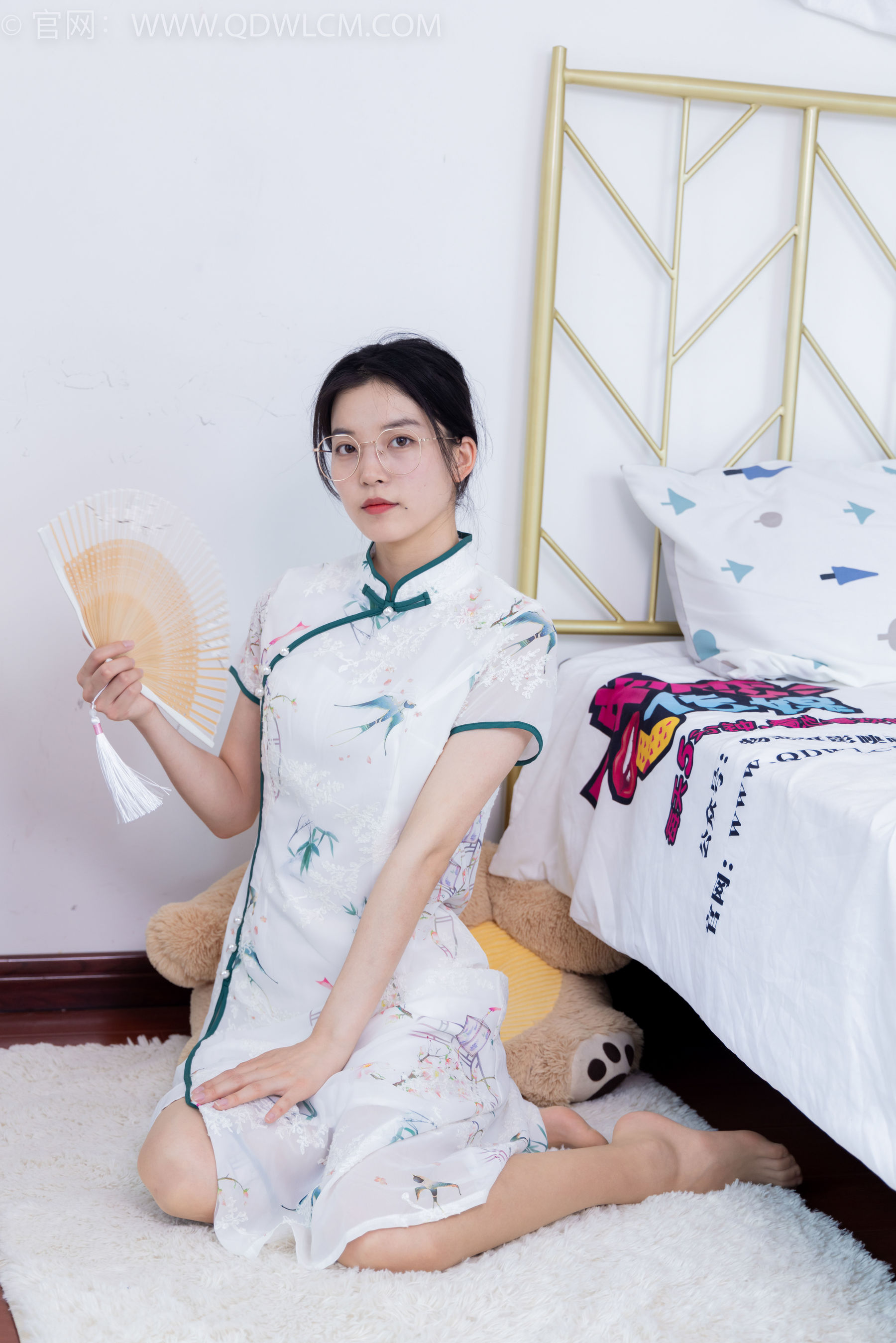 物恋传媒 No.1678 茯苓 - 黄昏里渐暗