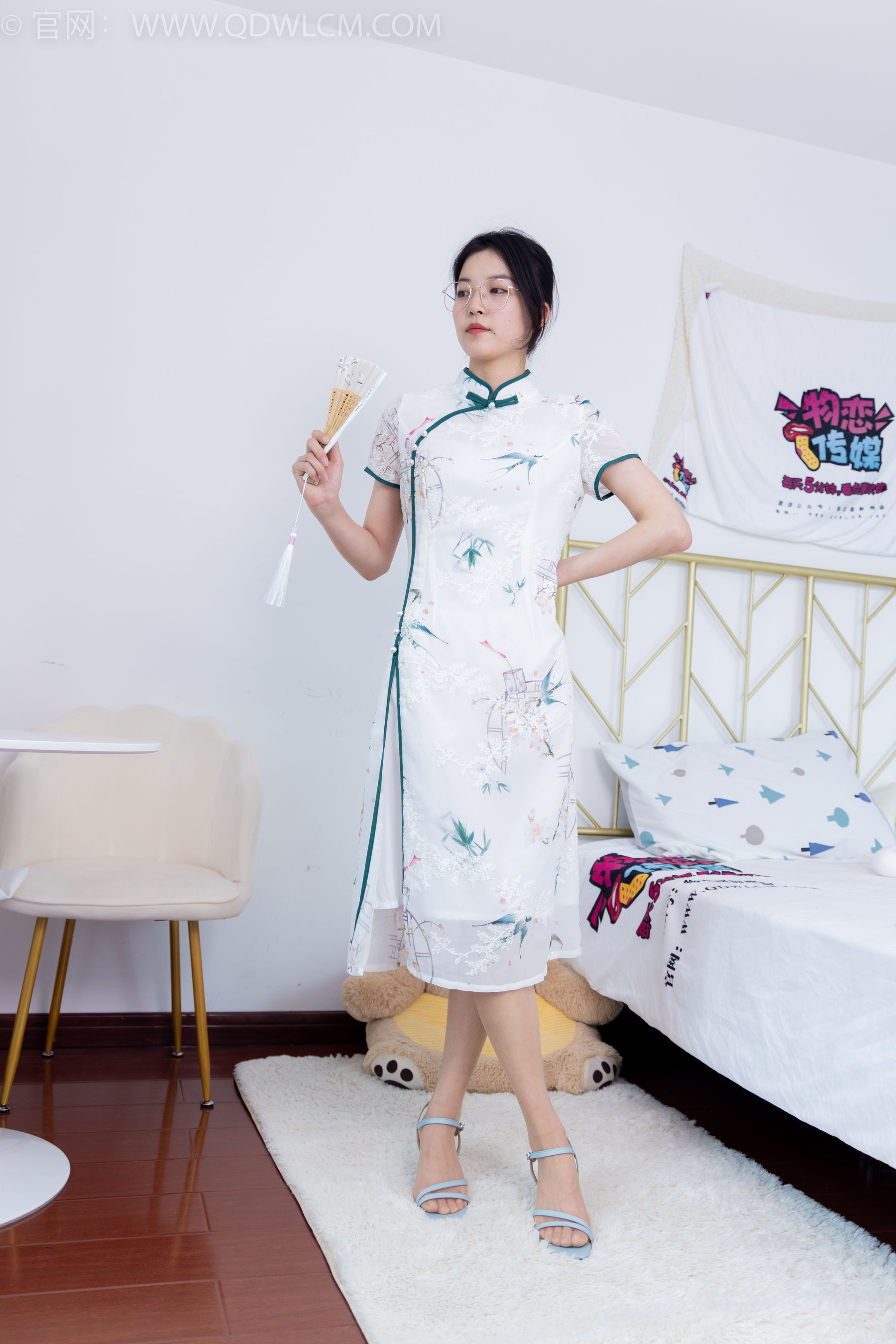 物恋传媒 No.1678 茯苓 - 黄昏里渐暗