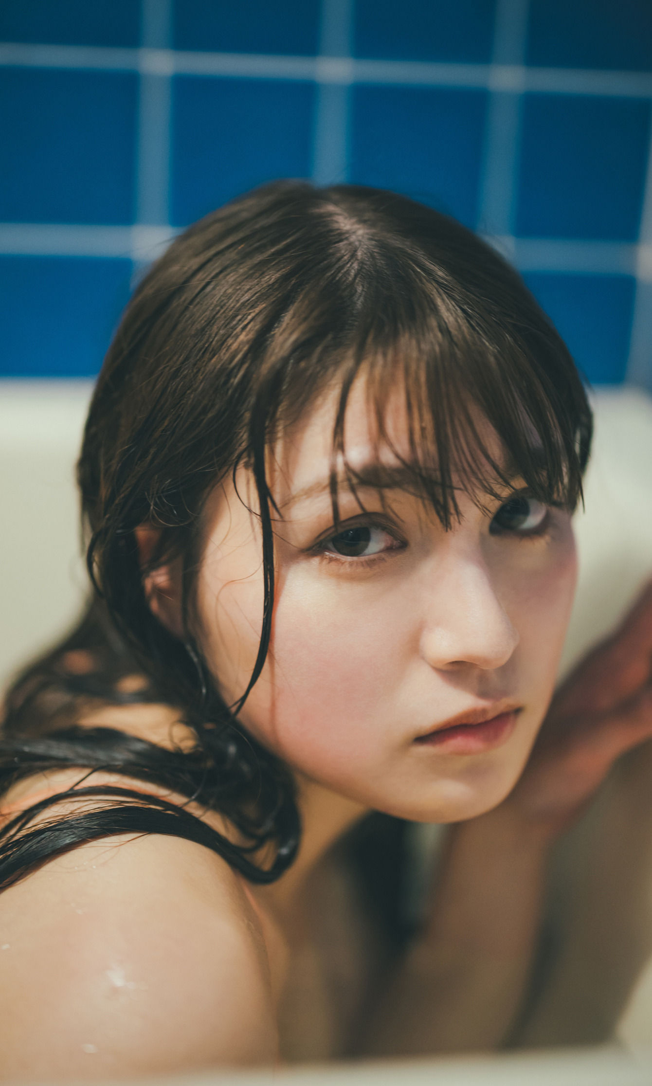 神志那結衣 写真集 「呼ぶ声がする」