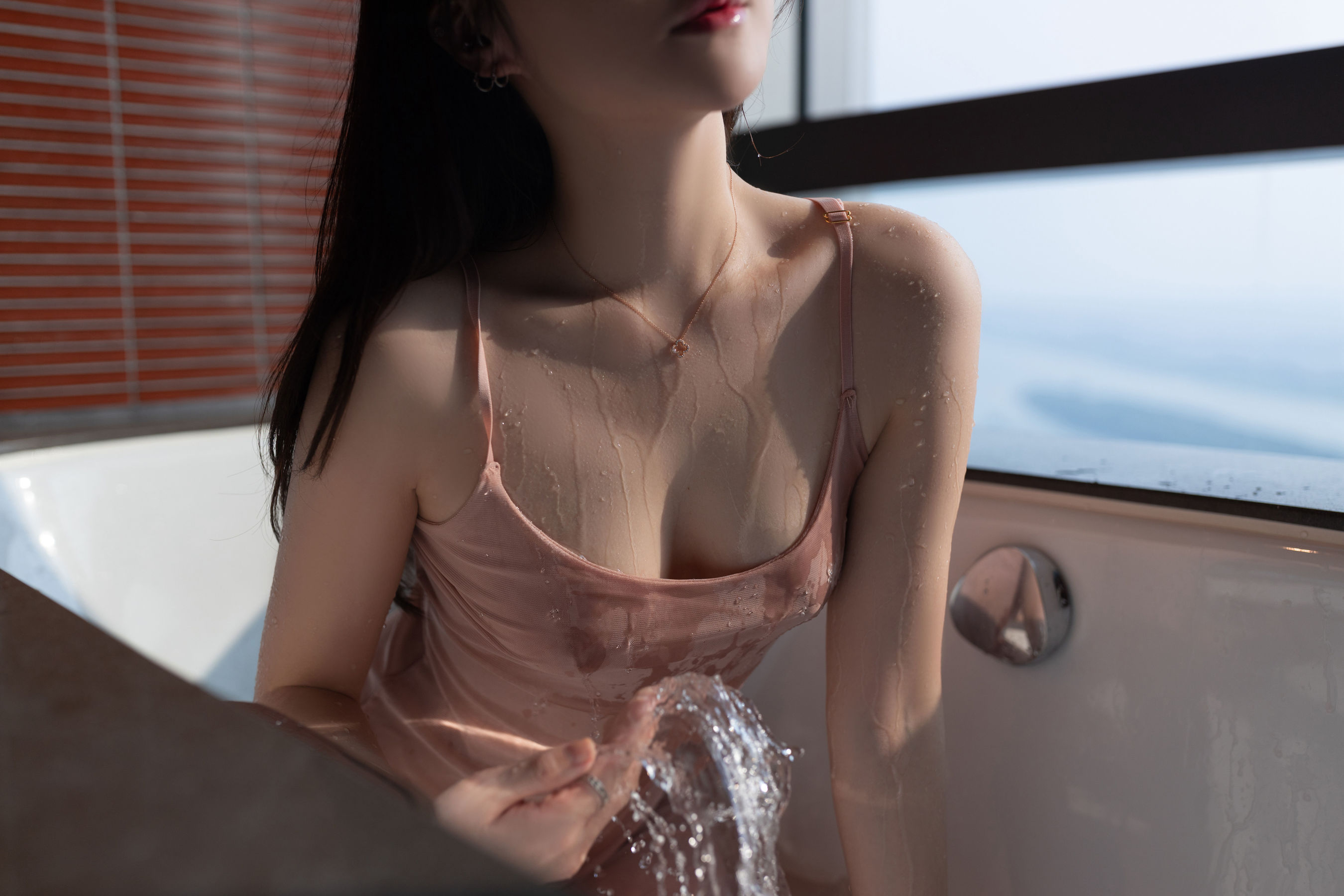 鱼子酱 桃粉写真