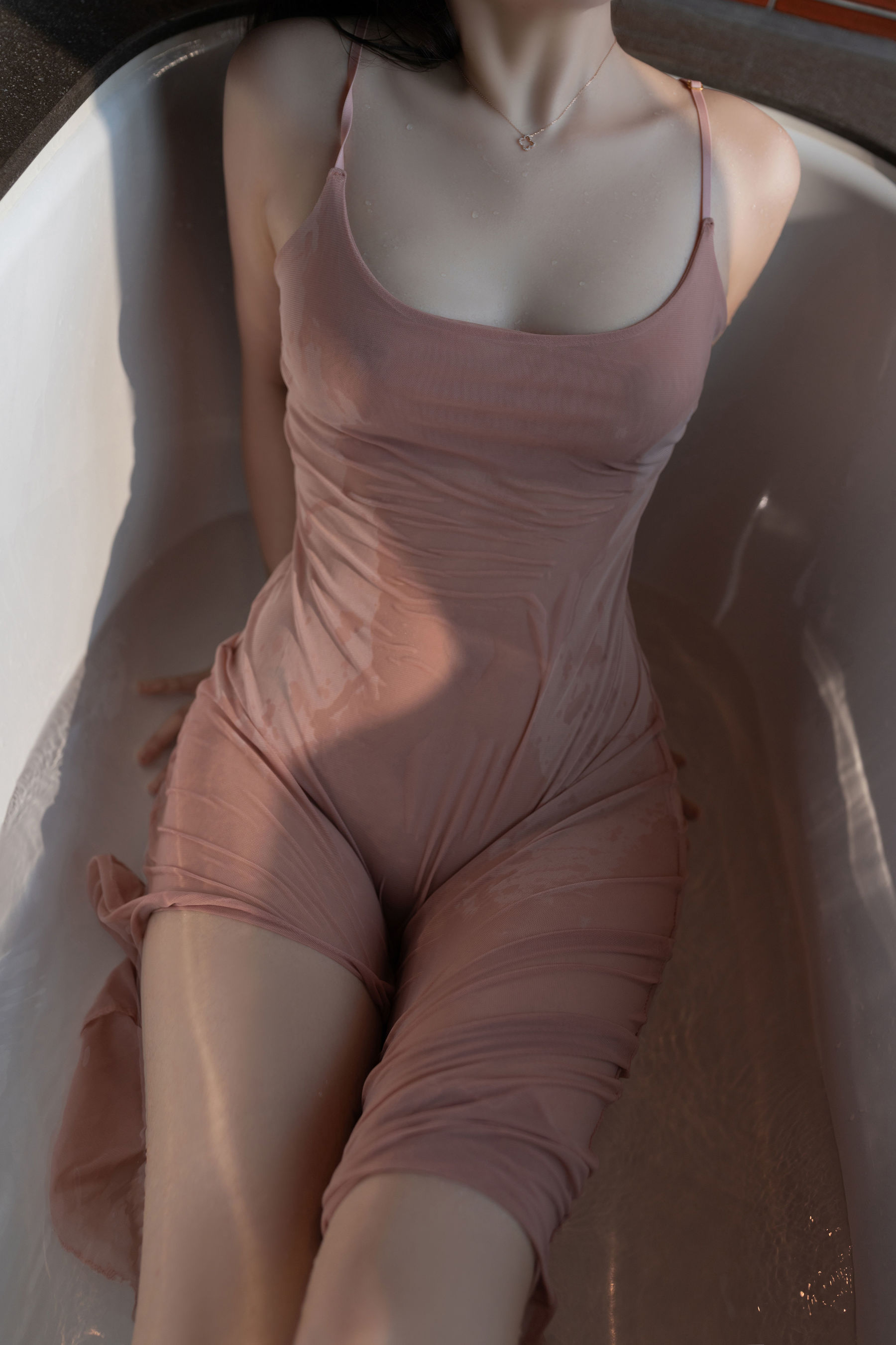 鱼子酱 桃粉写真