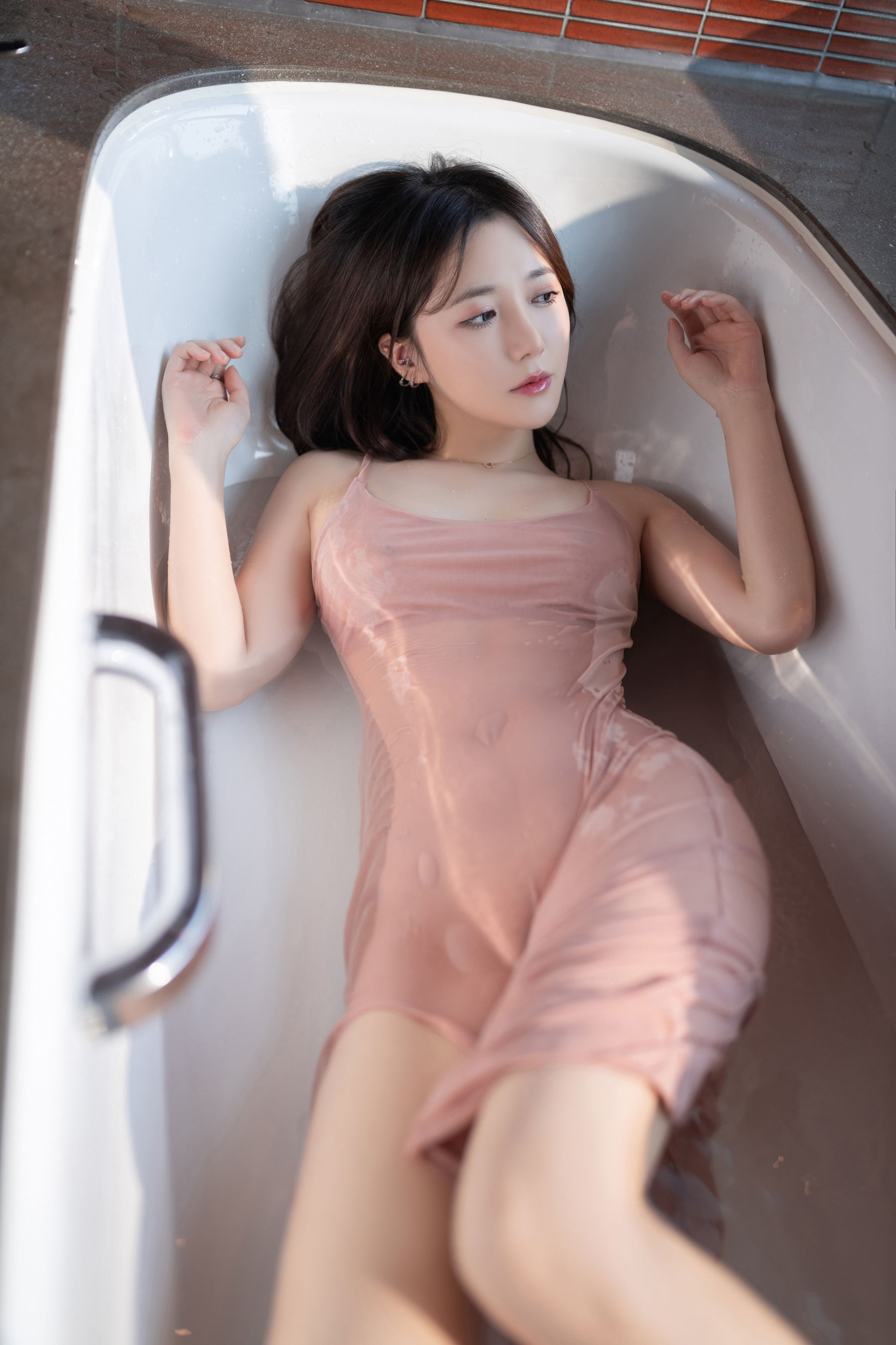 鱼子酱 桃粉写真