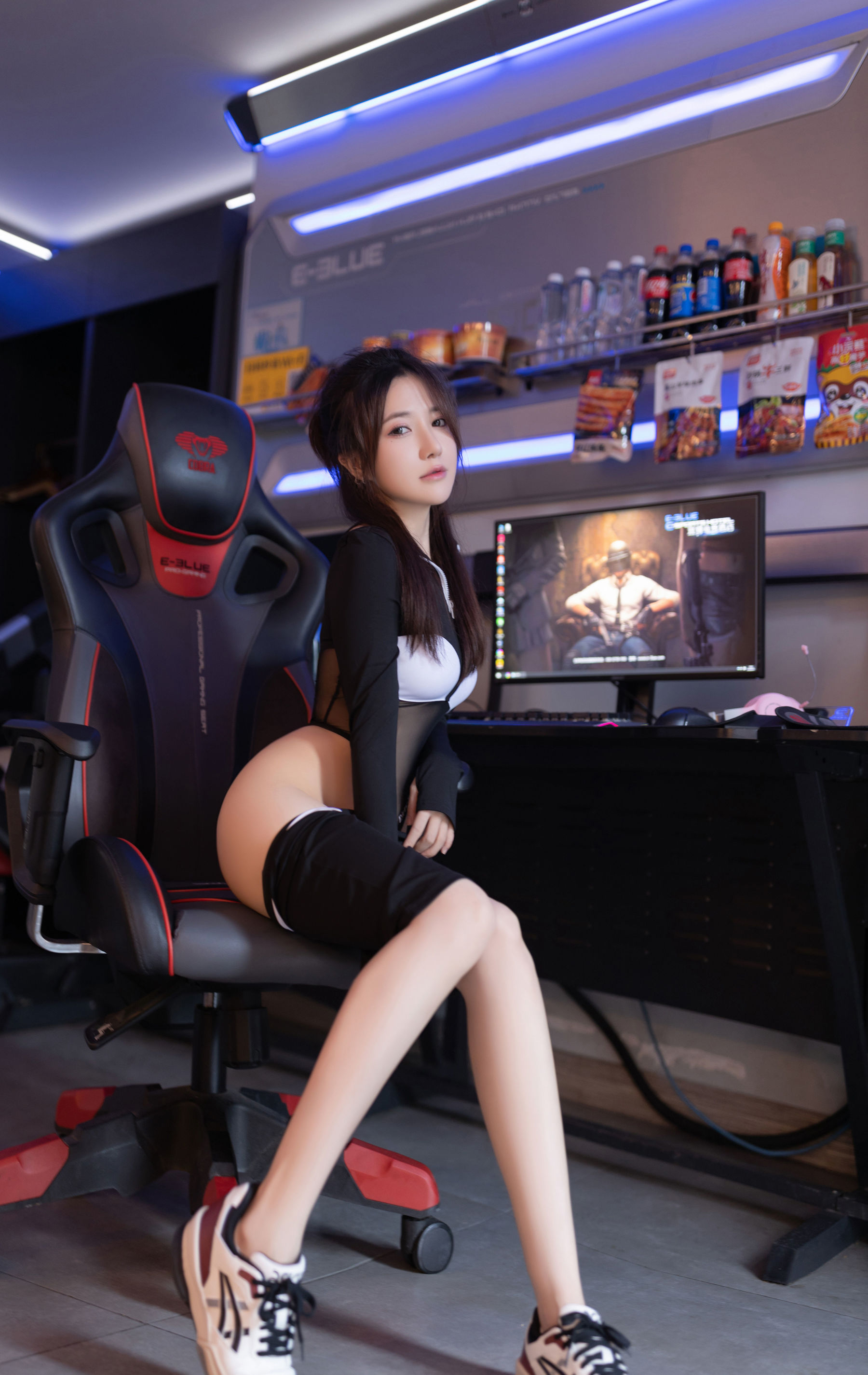 鱼子酱 电竞少女写真