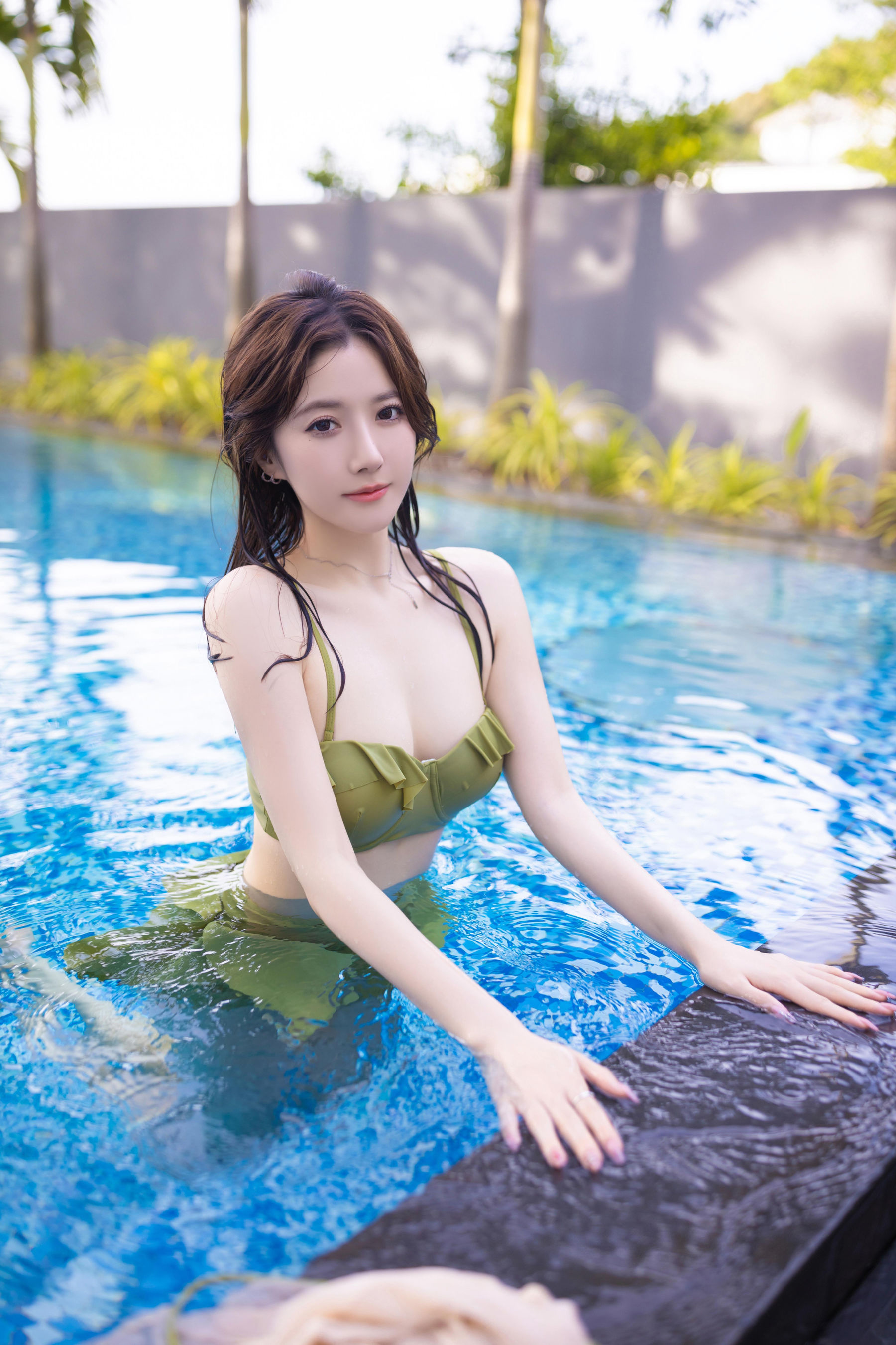 鱼子酱 山青涩写真