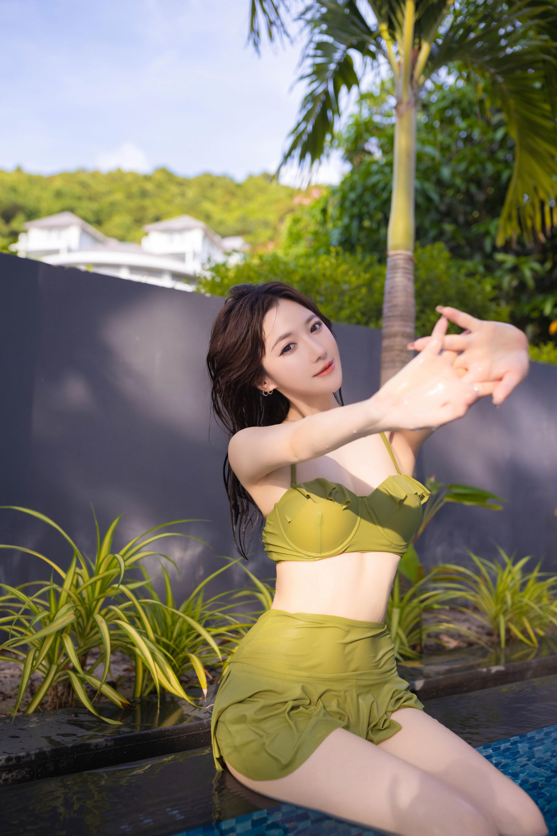 鱼子酱 山青涩写真