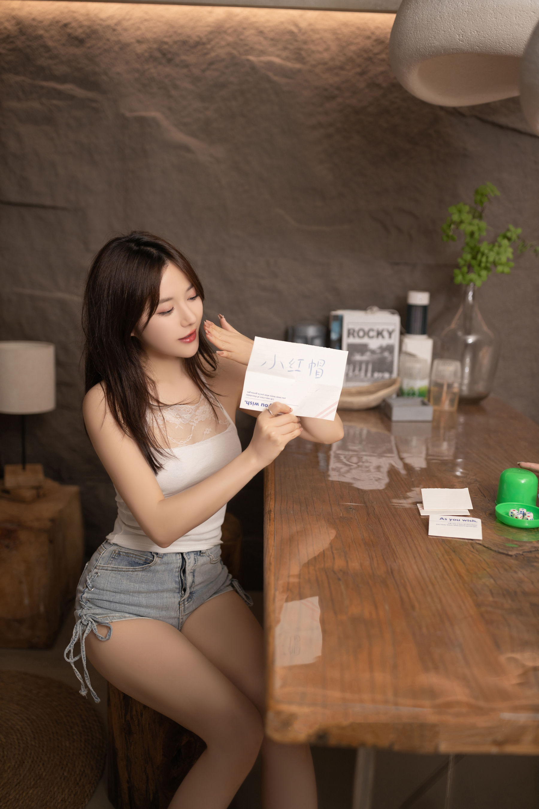 鱼子酱 小红帽与大灰狼写真