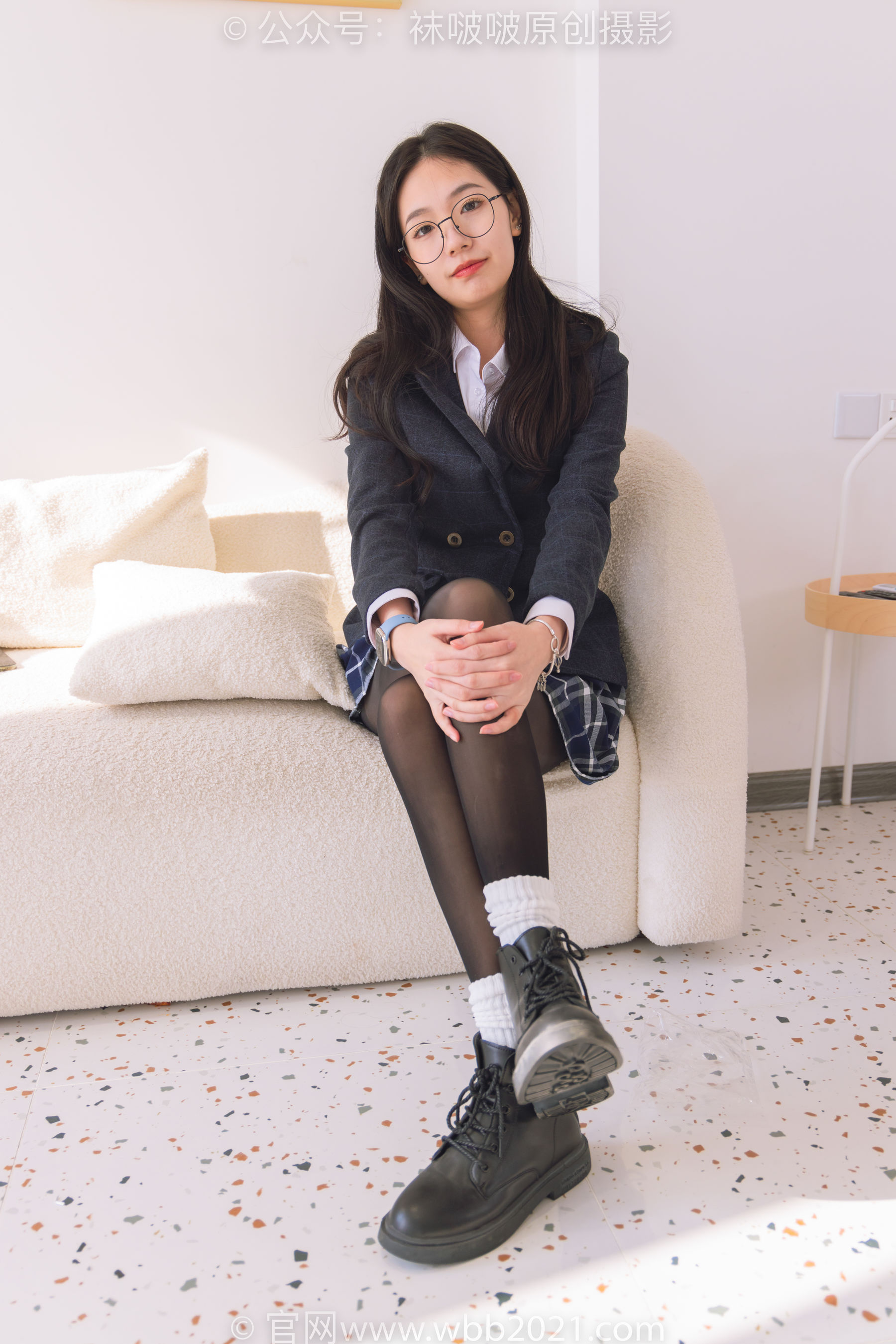 BoBoSocks袜啵啵 No.284 小甜豆 - 短靴、皮鞋、两双白棉袜、油亮黑丝、爱心印花白丝