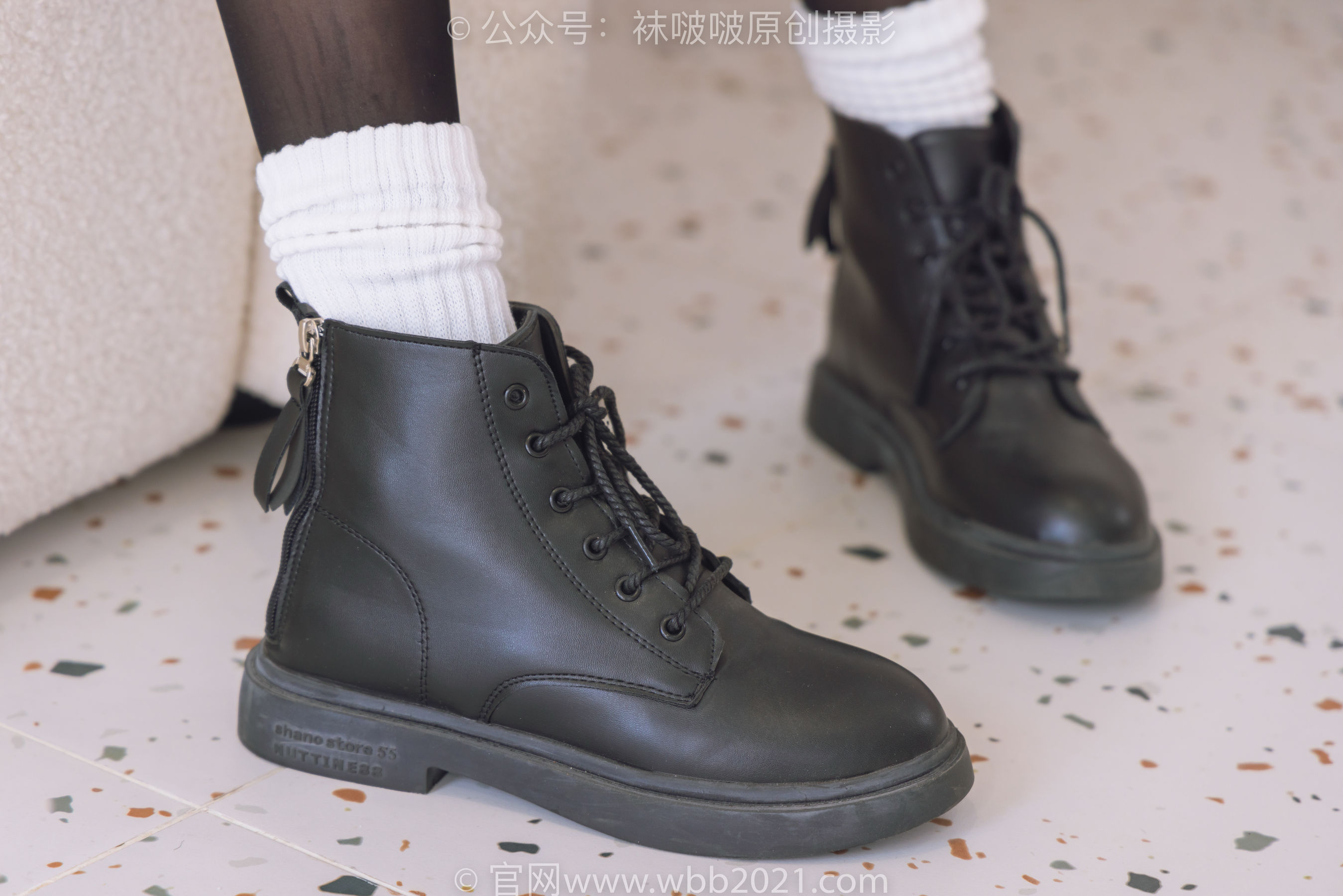 BoBoSocks袜啵啵 No.284 小甜豆 - 短靴、皮鞋、两双白棉袜、油亮黑丝、爱心印花白丝