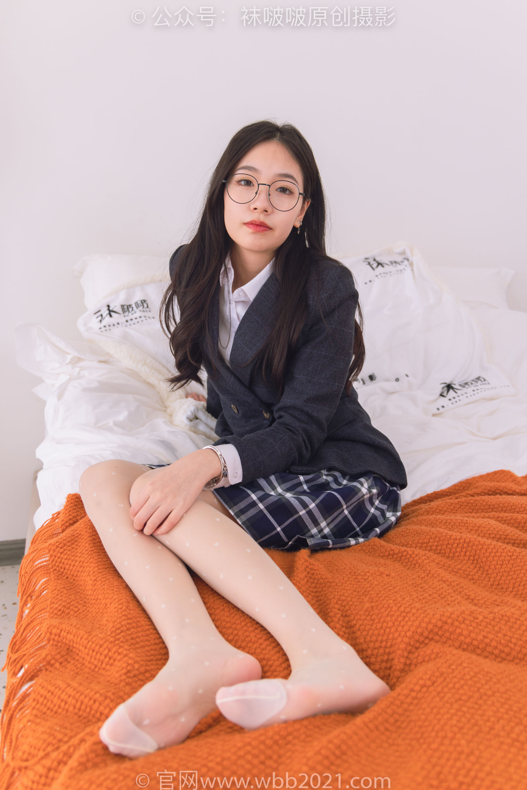 BoBoSocks袜啵啵 No.284 小甜豆 - 短靴、皮鞋、两双白棉袜、油亮黑丝、爱心印花白丝