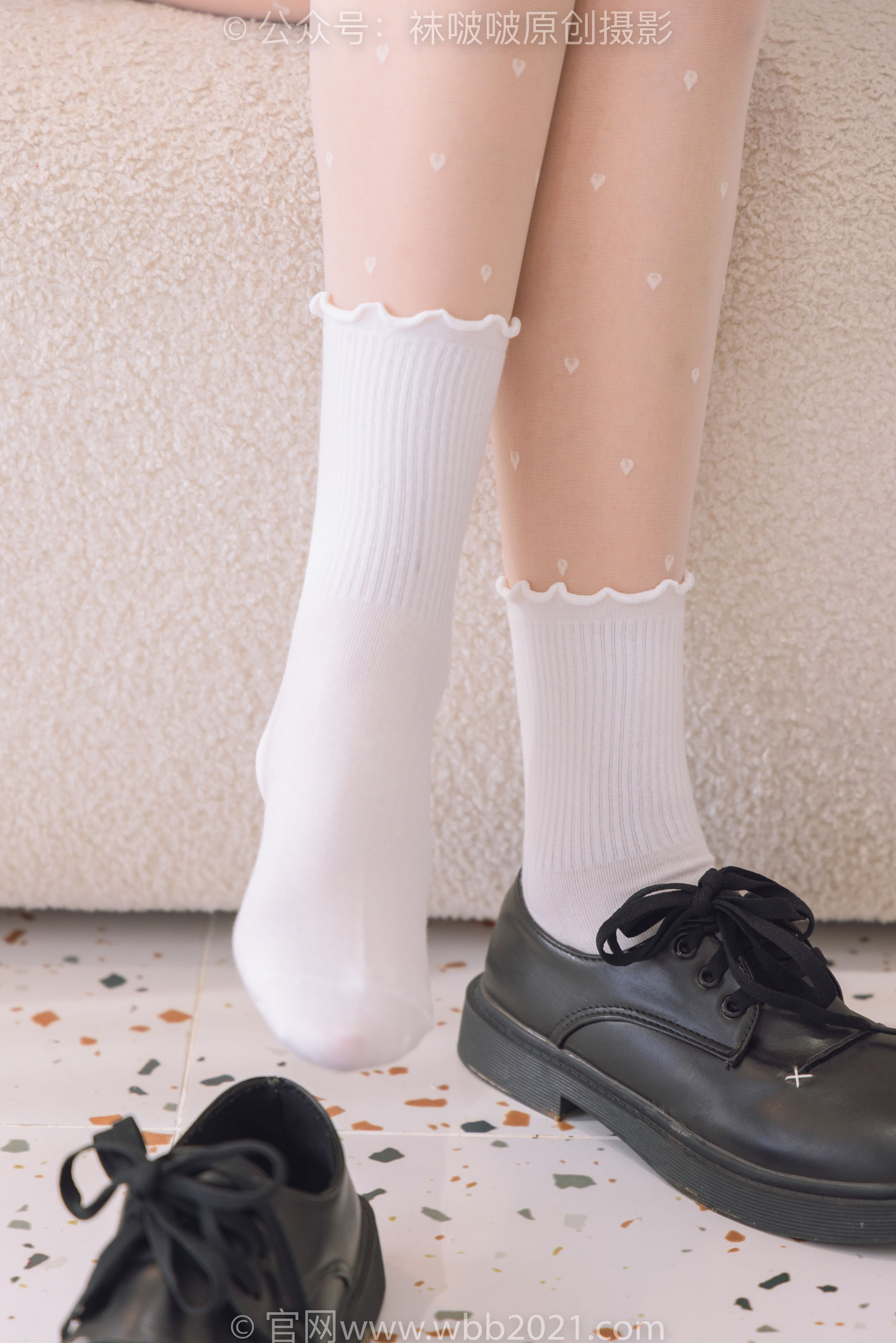 BoBoSocks袜啵啵 No.284 小甜豆 - 短靴、皮鞋、两双白棉袜、油亮黑丝、爱心印花白丝