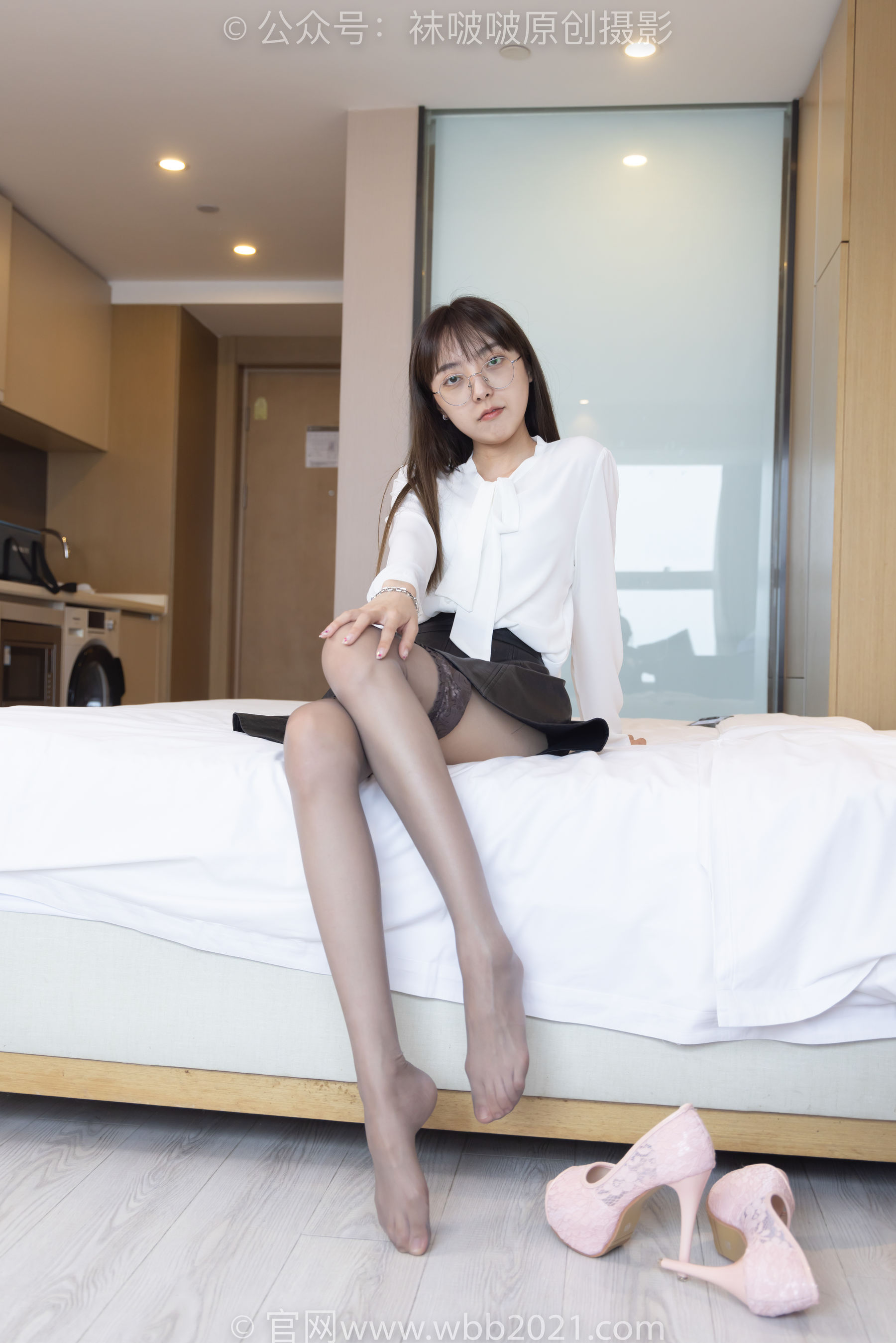 BoBoSocks袜啵啵 No.285 稚予 - 两双高跟鞋、灰丝大腿袜、黑丝大腿袜