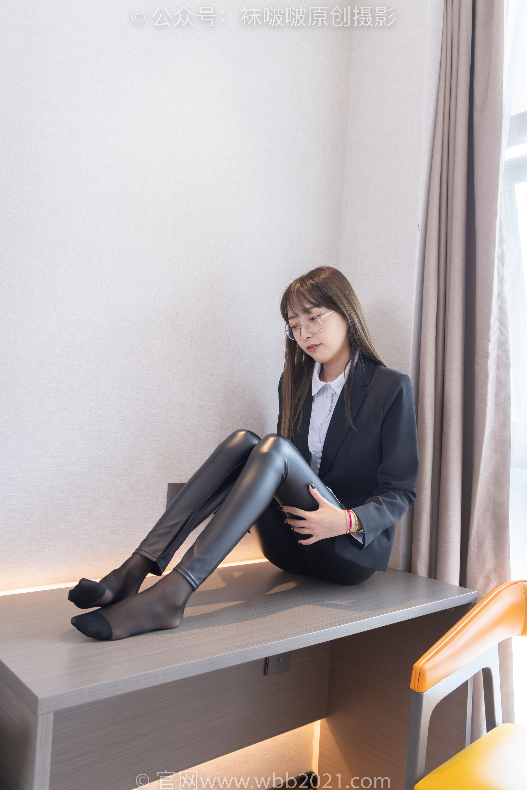BoBoSocks袜啵啵 No.297 稚予 - 平底鞋、黑丝、皮裤裤里丝