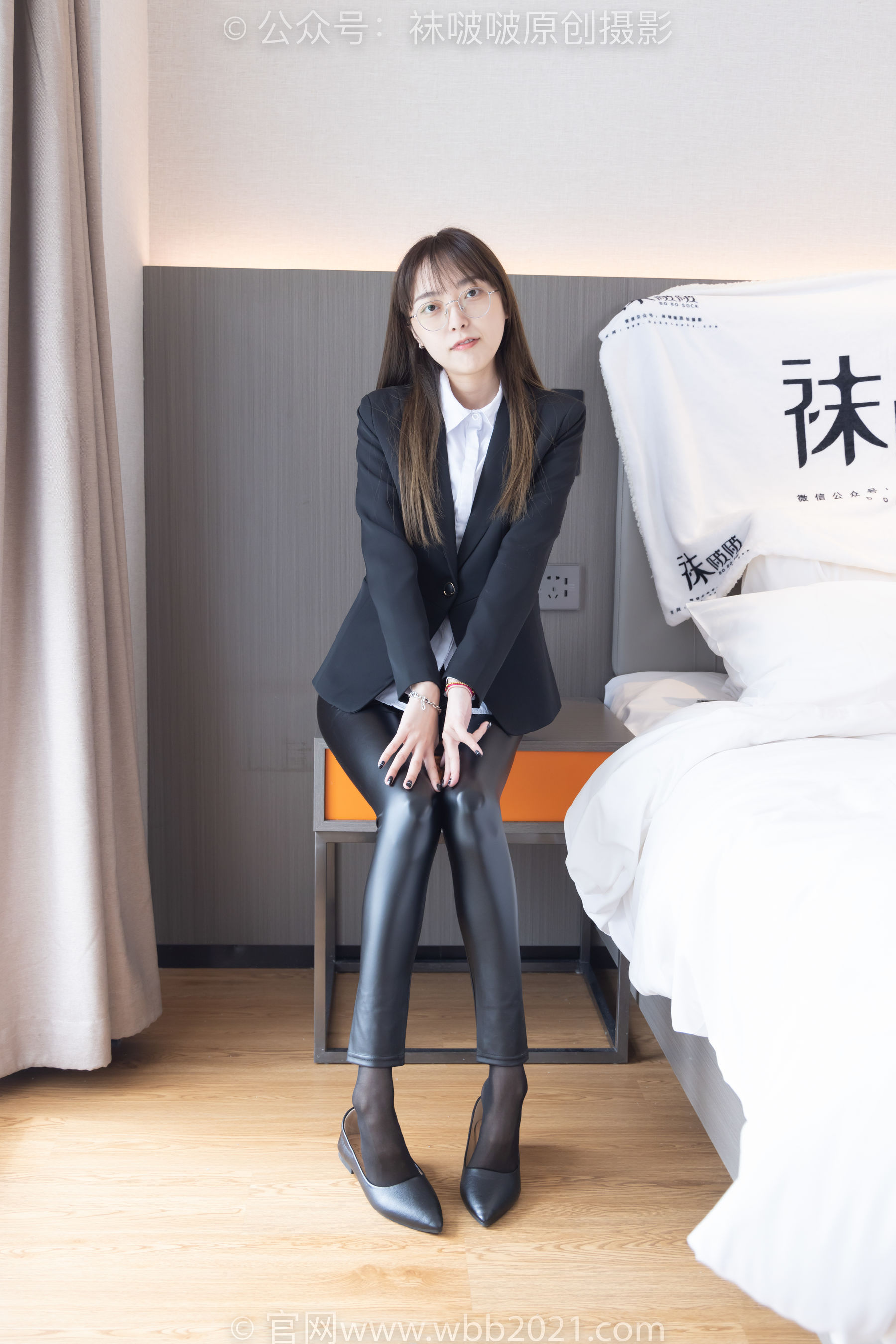 BoBoSocks袜啵啵 No.297 稚予 - 平底鞋、黑丝、皮裤裤里丝