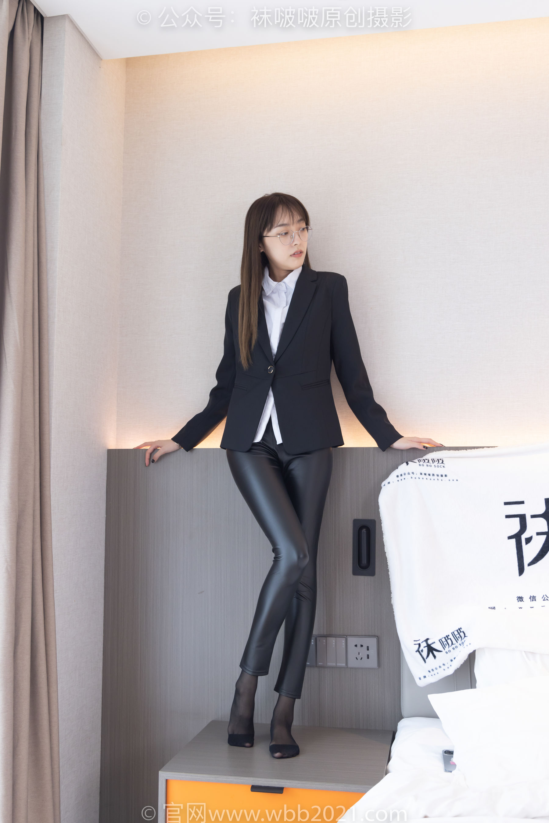 BoBoSocks袜啵啵 No.297 稚予 - 平底鞋、黑丝、皮裤裤里丝