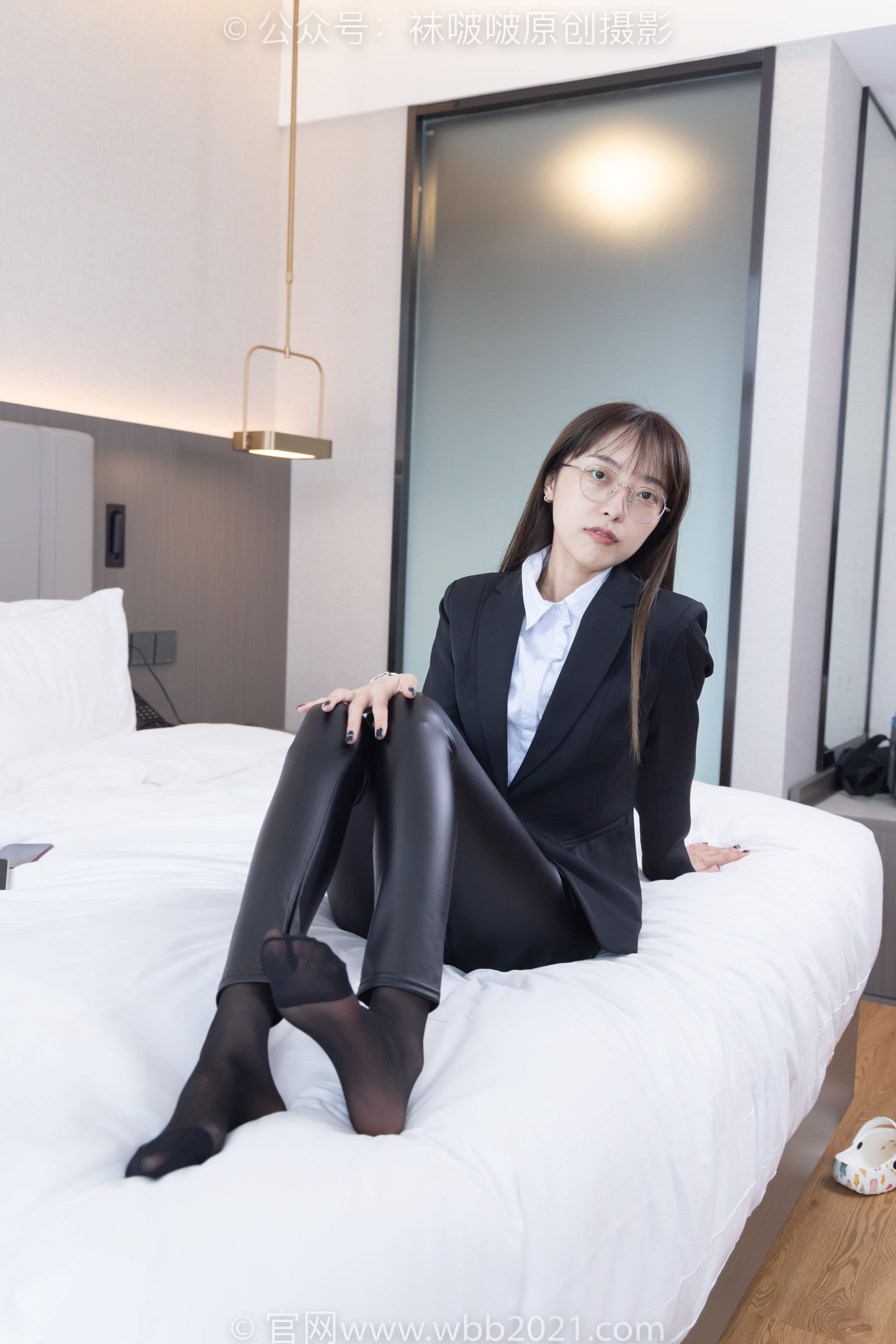 BoBoSocks袜啵啵 No.297 稚予 - 平底鞋、黑丝、皮裤裤里丝