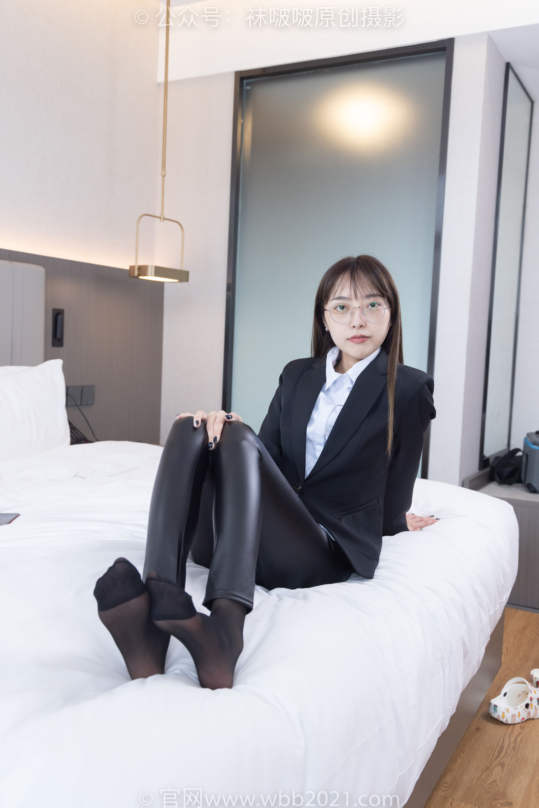 BoBoSocks袜啵啵 No.297 稚予 - 平底鞋、黑丝、皮裤裤里丝