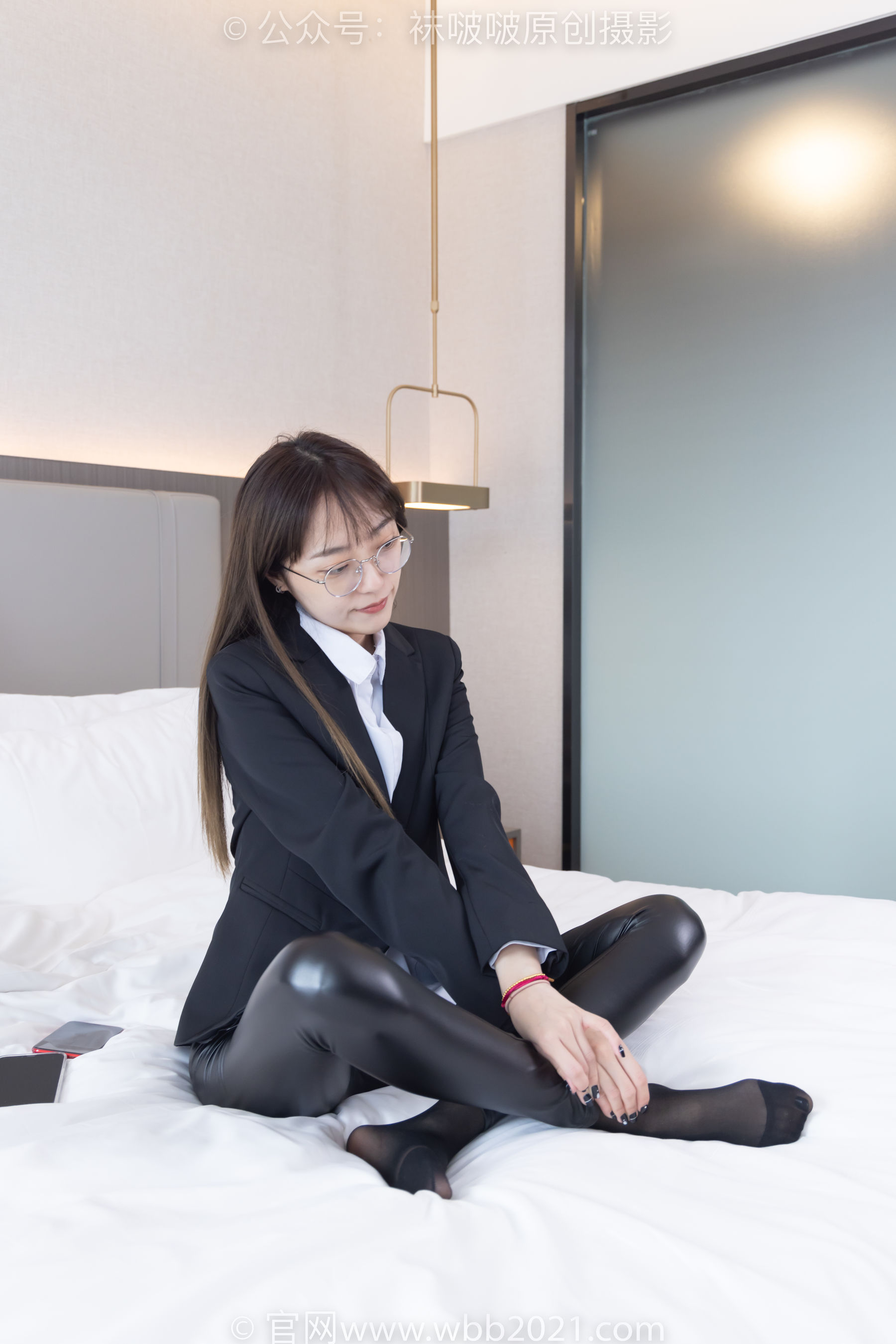 BoBoSocks袜啵啵 No.297 稚予 - 平底鞋、黑丝、皮裤裤里丝