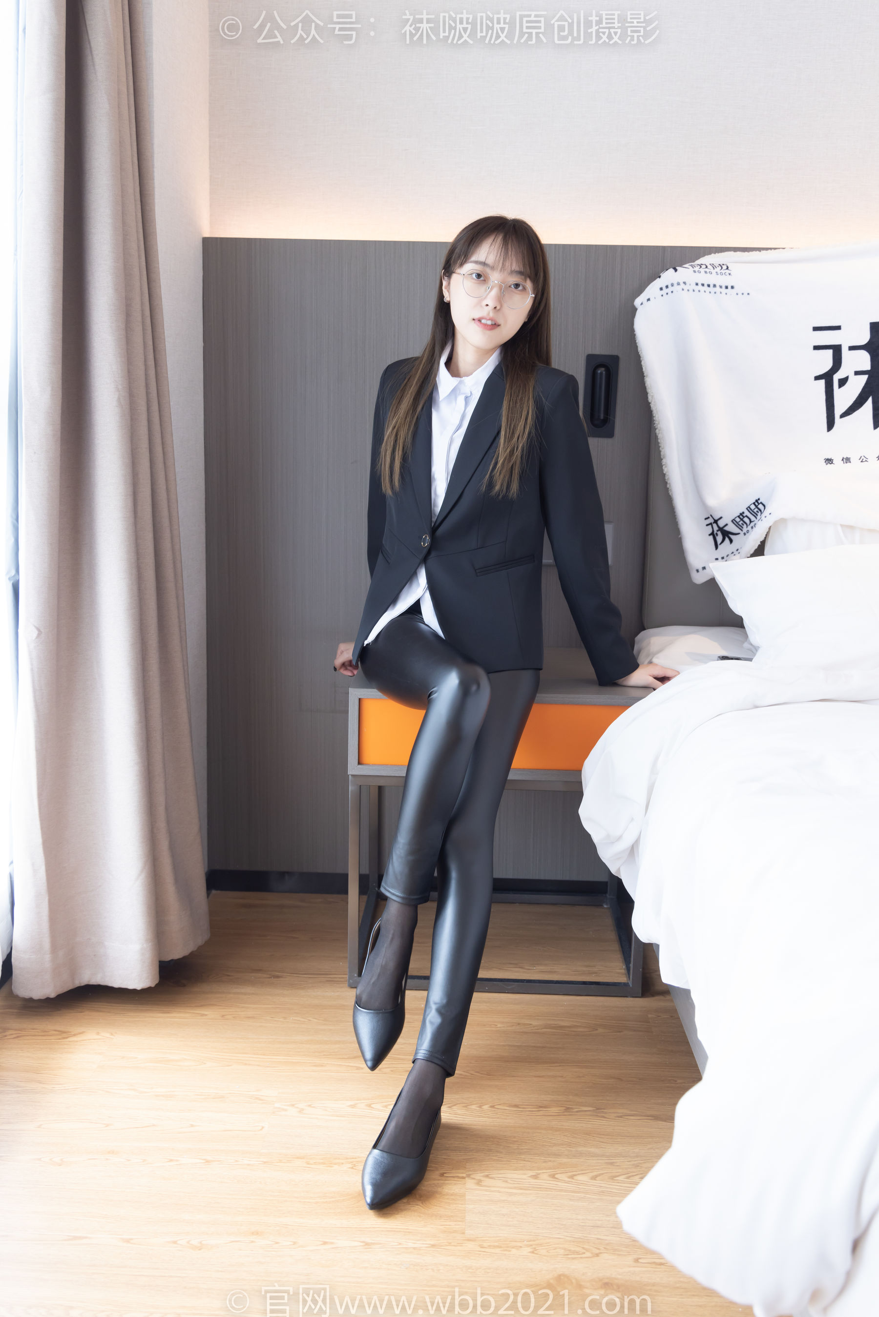BoBoSocks袜啵啵 No.297 稚予 - 平底鞋、黑丝、皮裤裤里丝