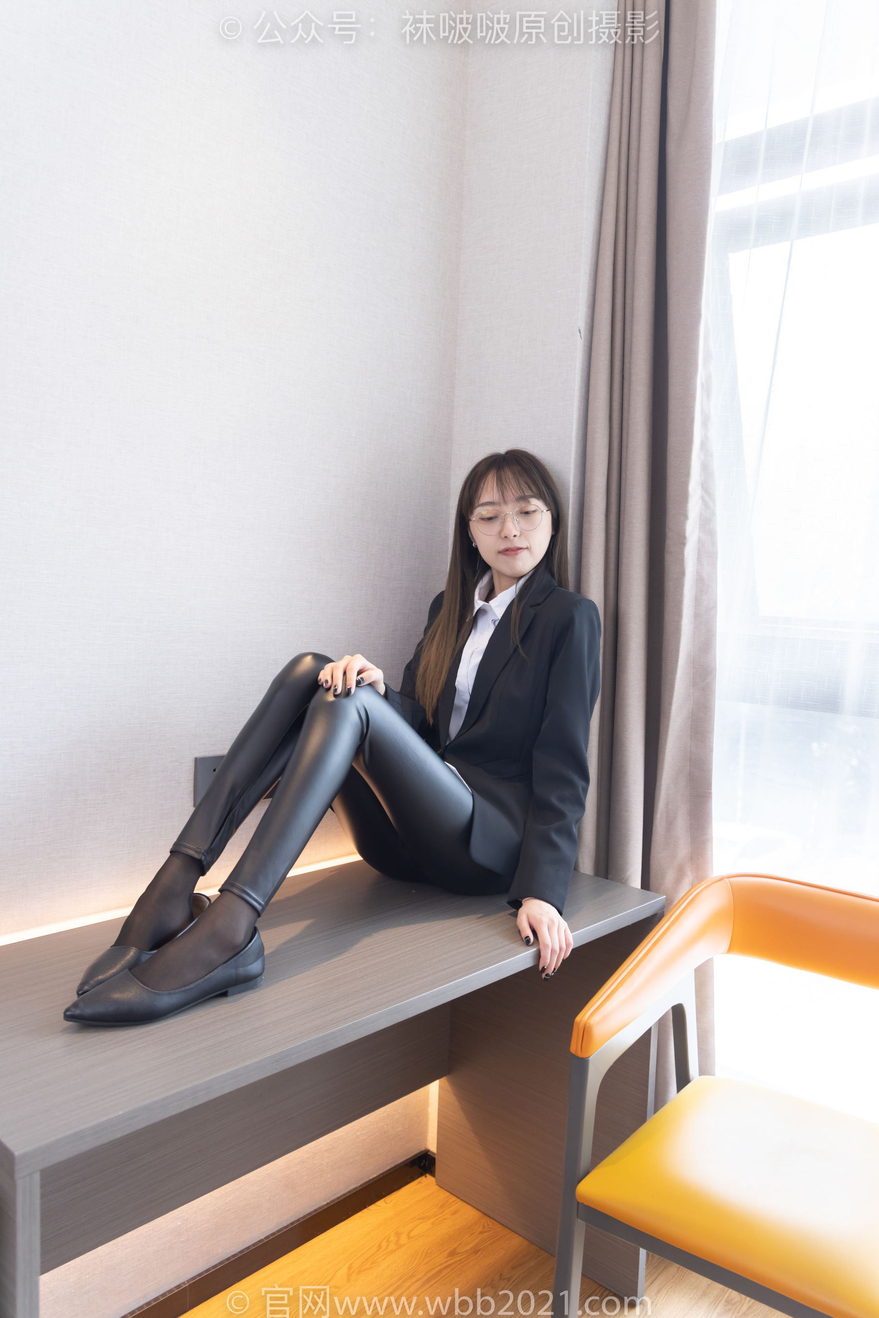 BoBoSocks袜啵啵 No.297 稚予 - 平底鞋、黑丝、皮裤裤里丝