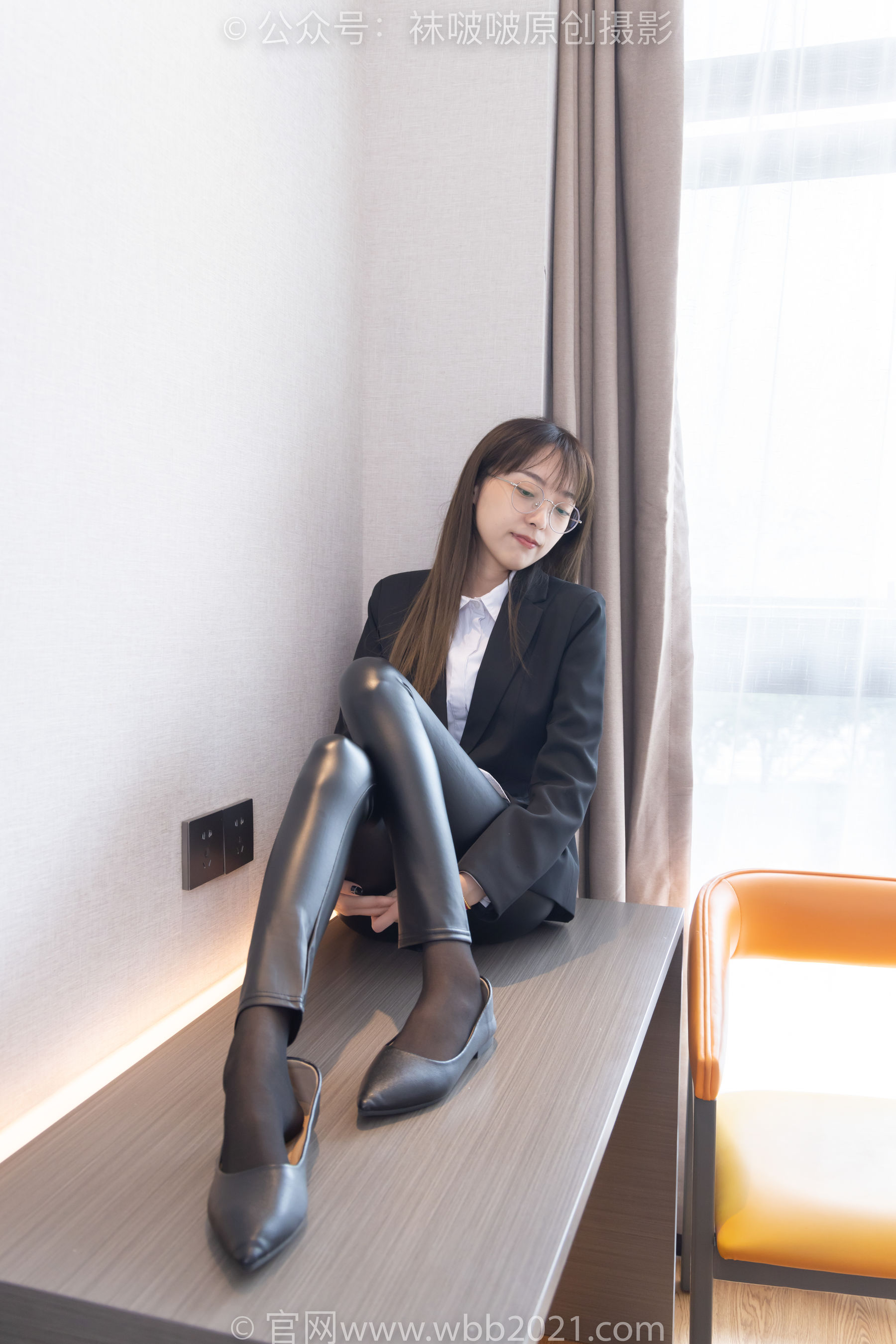 BoBoSocks袜啵啵 No.297 稚予 - 平底鞋、黑丝、皮裤裤里丝