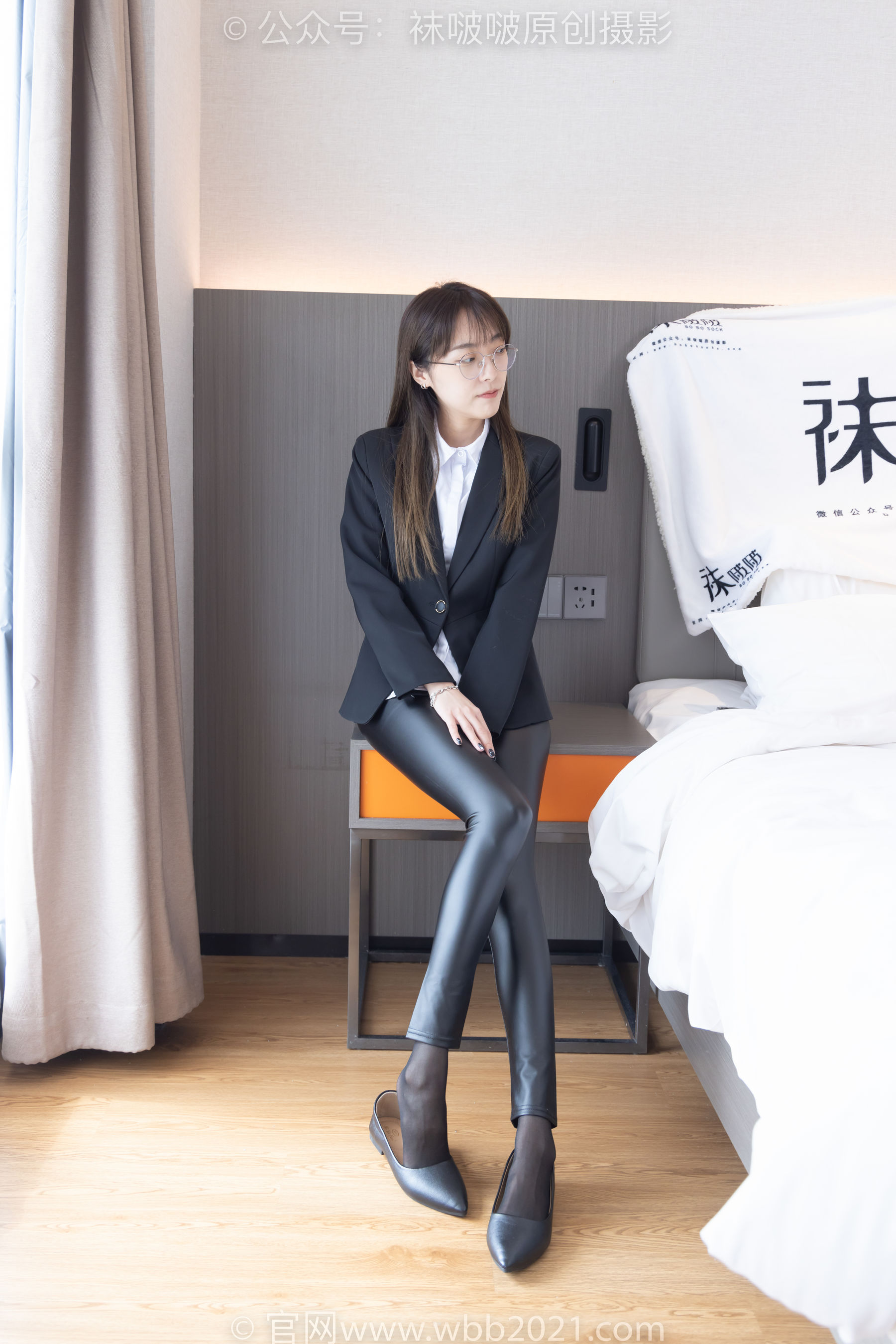 BoBoSocks袜啵啵 No.297 稚予 - 平底鞋、黑丝、皮裤裤里丝