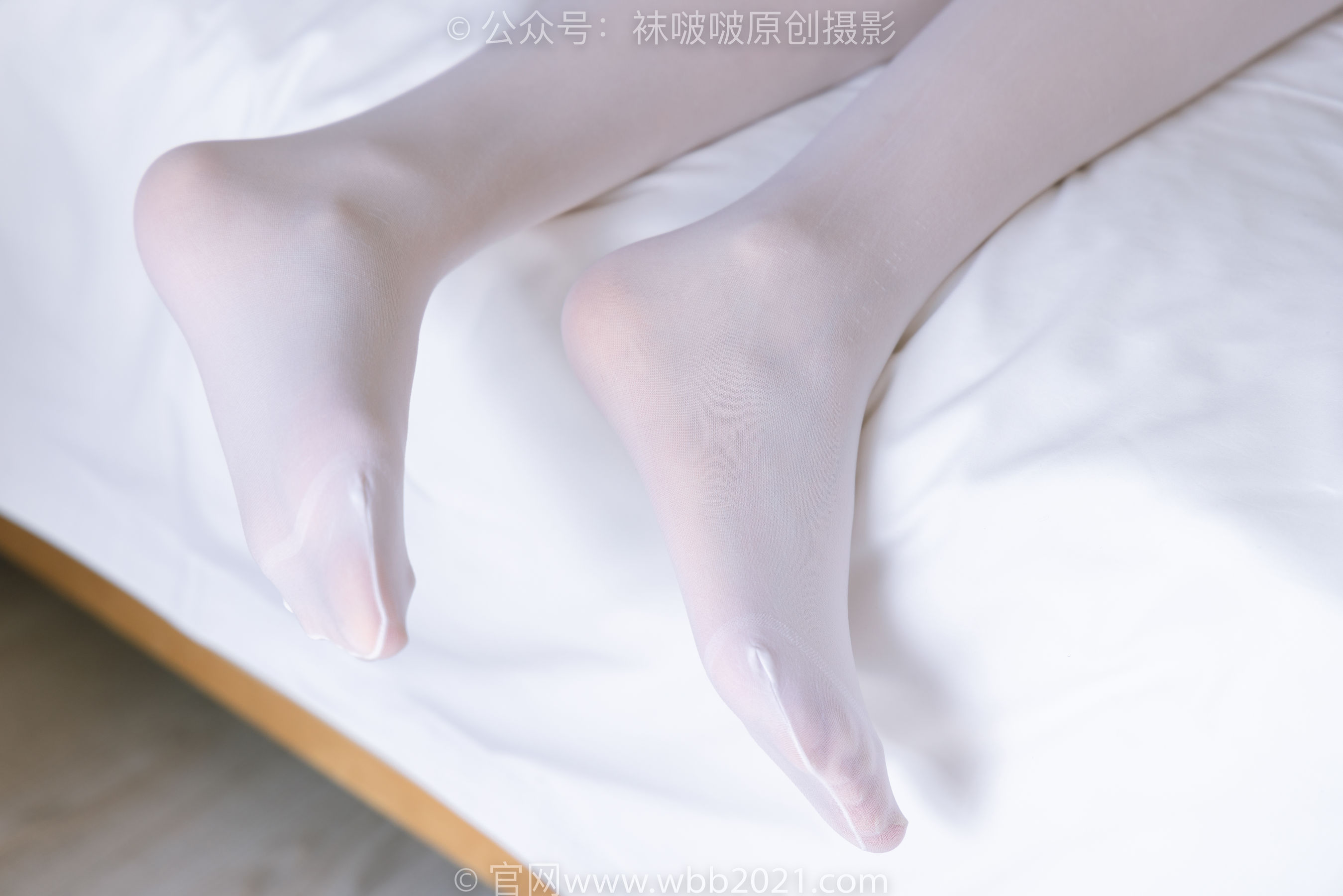 BoBoSocks袜啵啵 No.299 小甜豆 - 两双高跟鞋、厚白丝大腿袜