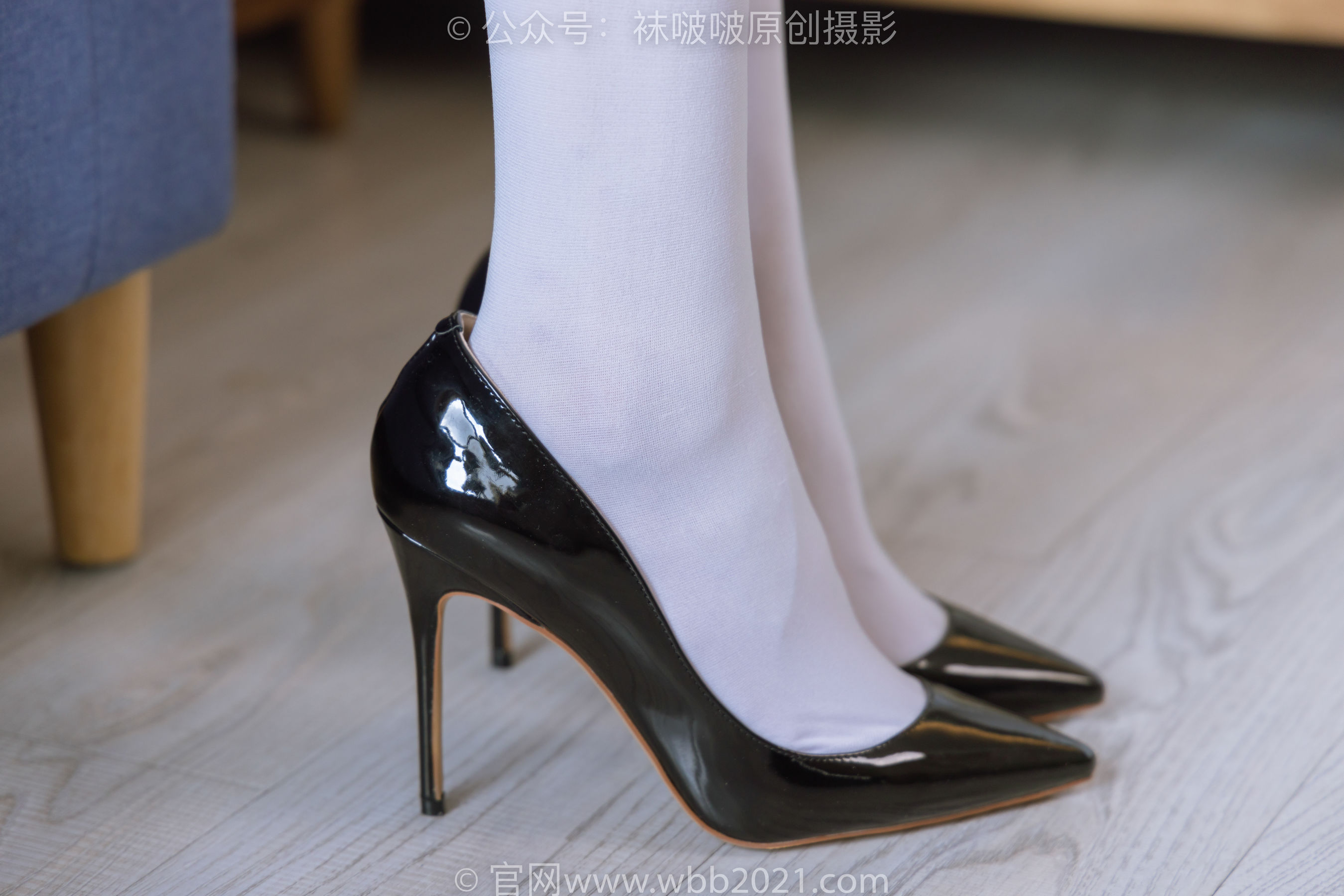 BoBoSocks袜啵啵 No.299 小甜豆 - 两双高跟鞋、厚白丝大腿袜