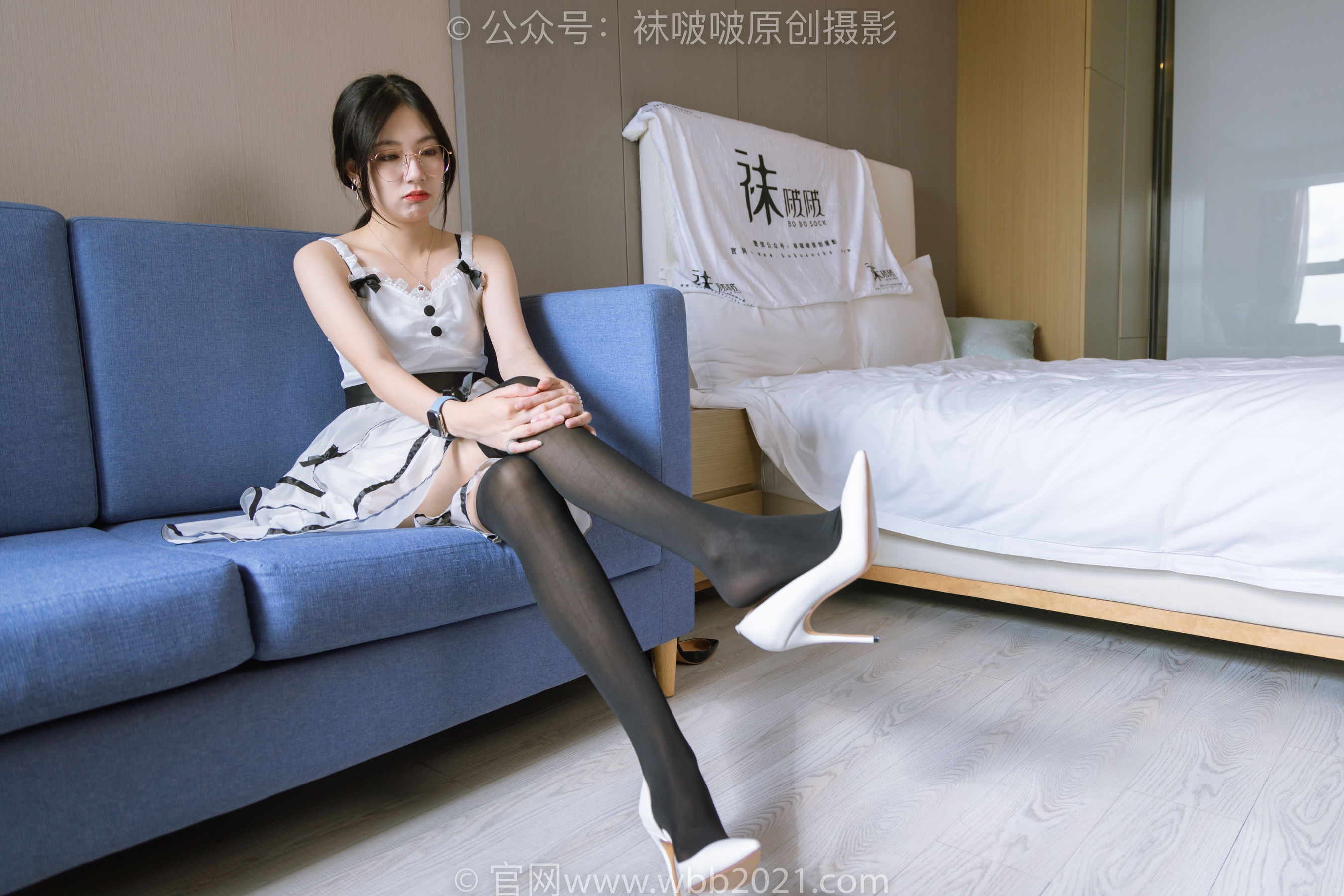 BoBoSocks袜啵啵 No.299 小甜豆 - 两双高跟鞋、厚黑丝大腿袜