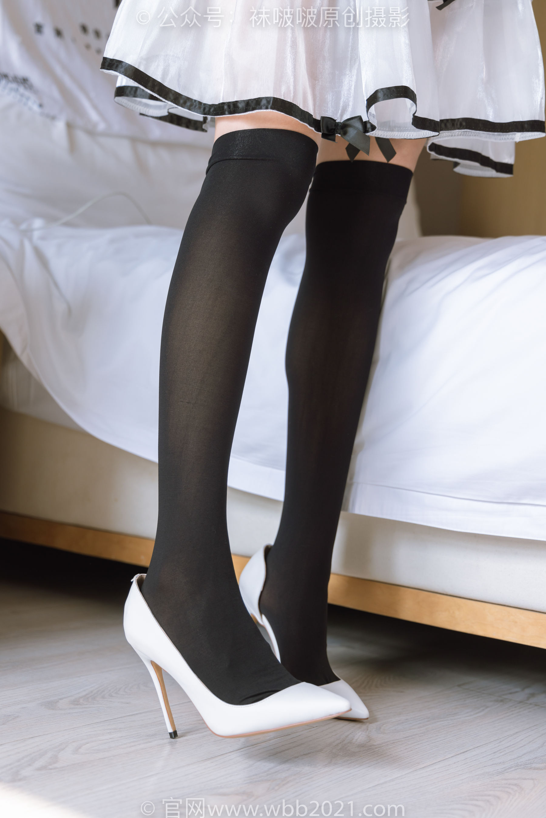 BoBoSocks袜啵啵 No.299 小甜豆 - 两双高跟鞋、厚黑丝大腿袜